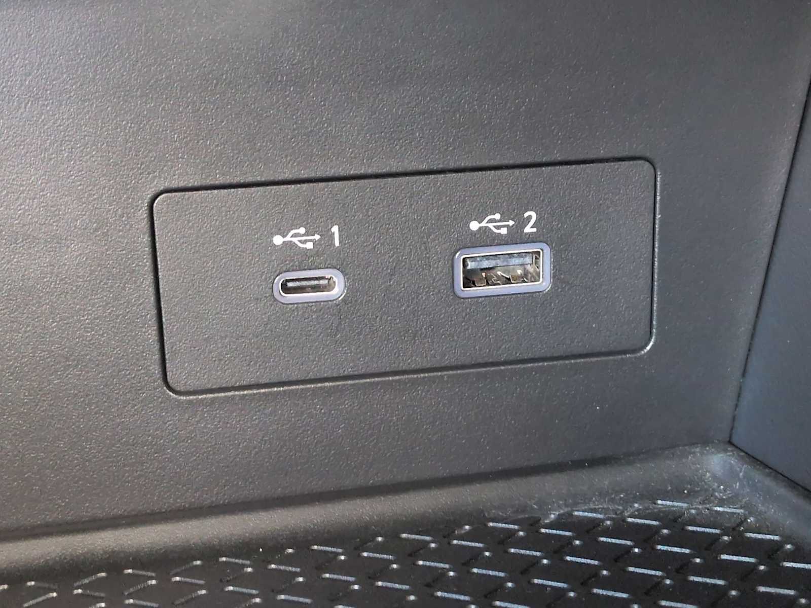 Thumbnail: 2022 Nissan Pathfinder - 32