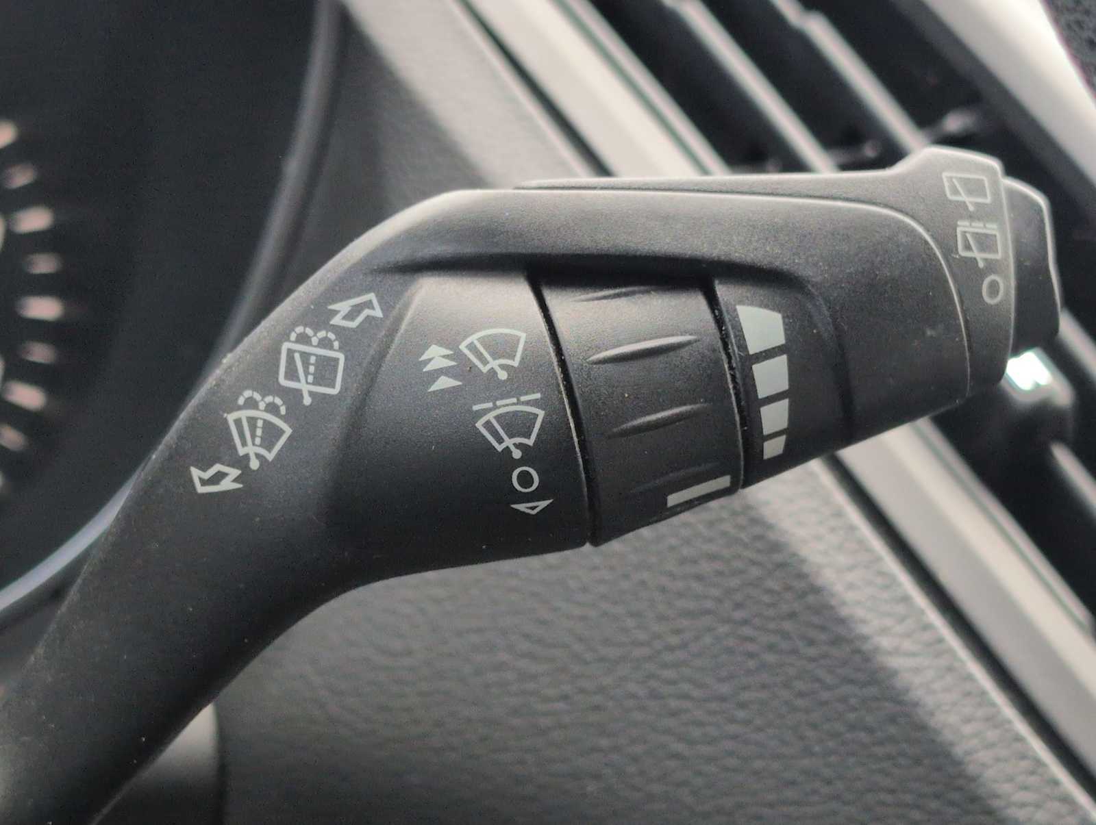 Thumbnail: 2014 Ford Escape - 25