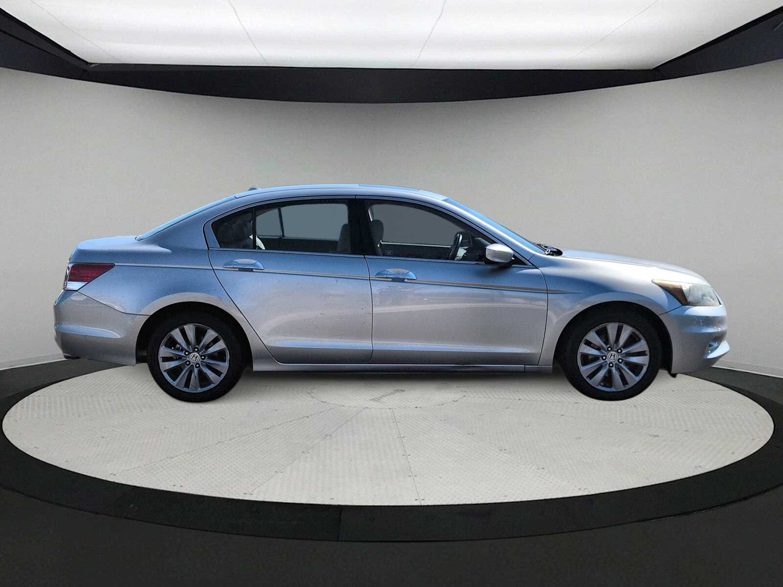 Thumbnail: 2011 Honda Accord - 9