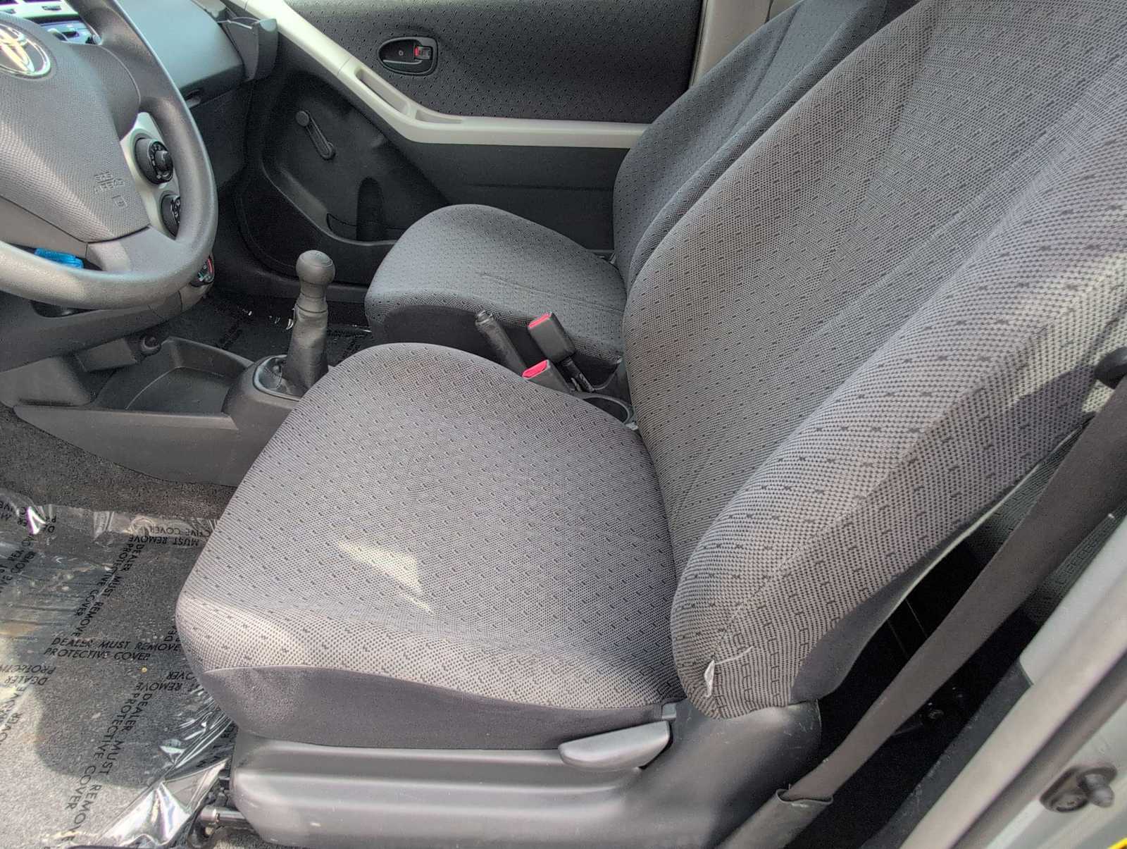 Thumbnail: 2010 Toyota Yaris - 15