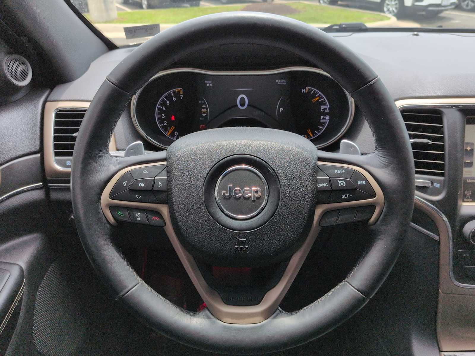Thumbnail: 2015 Jeep Grand Cherokee - 23