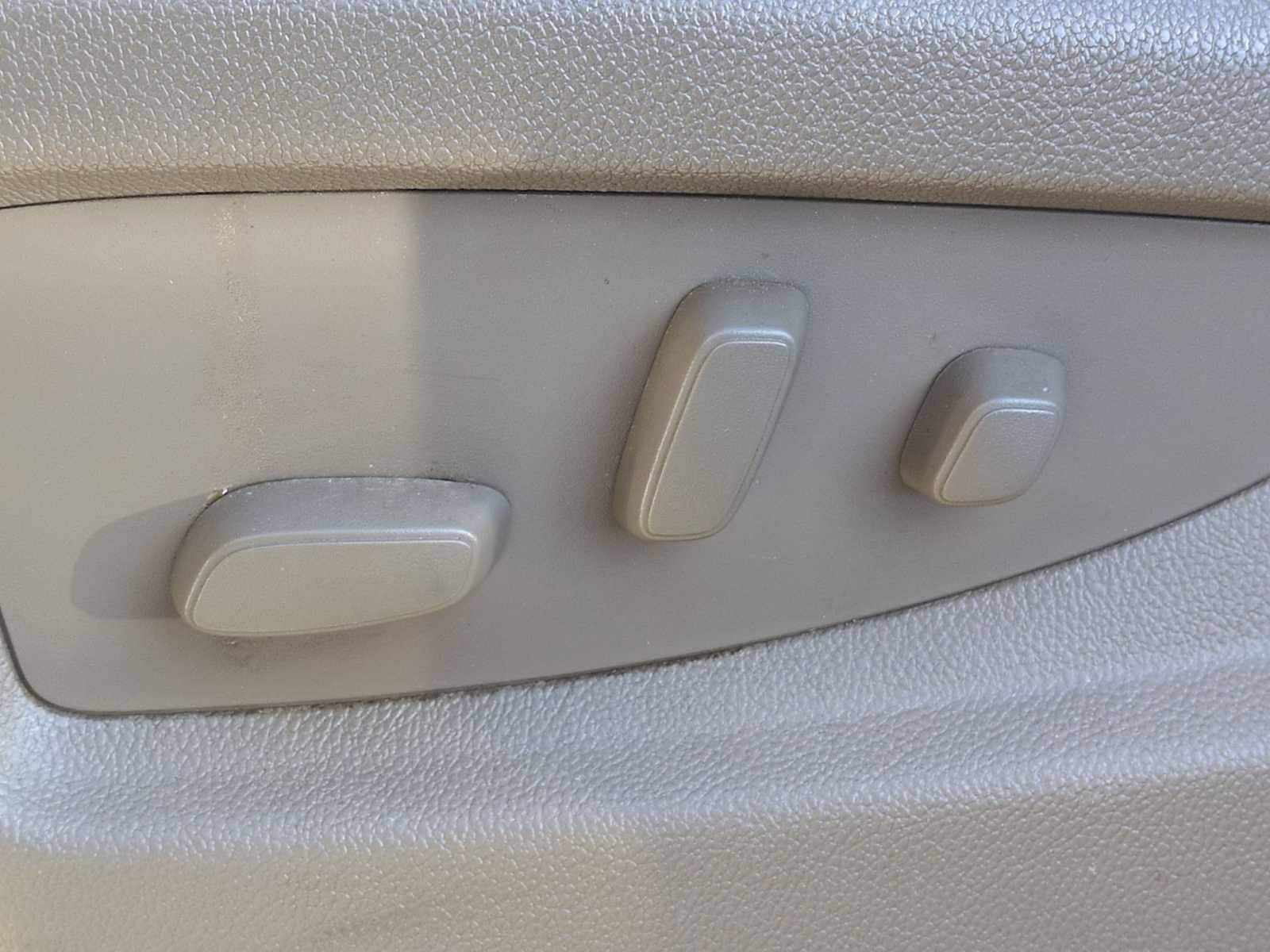 Thumbnail: 2016 Chevrolet Tahoe - 18