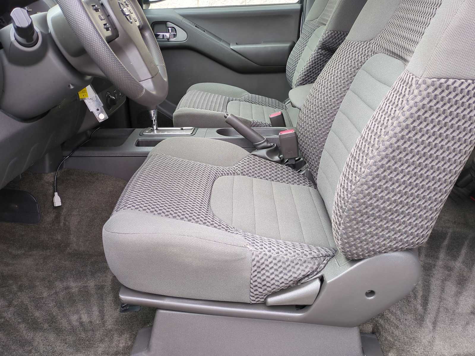 2012 Nissan Frontier SV 9