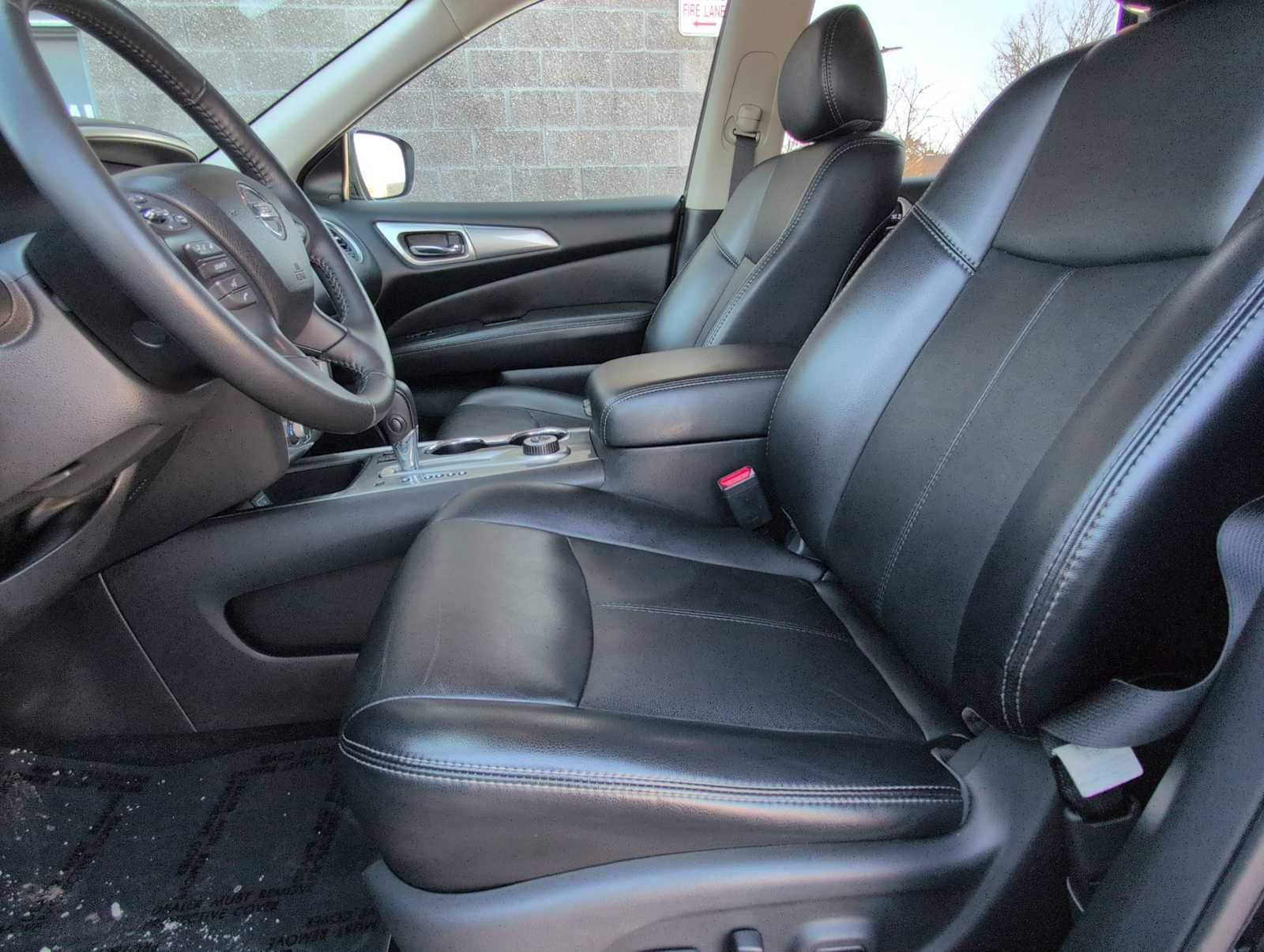 Thumbnail: 2019 Nissan Pathfinder - 17