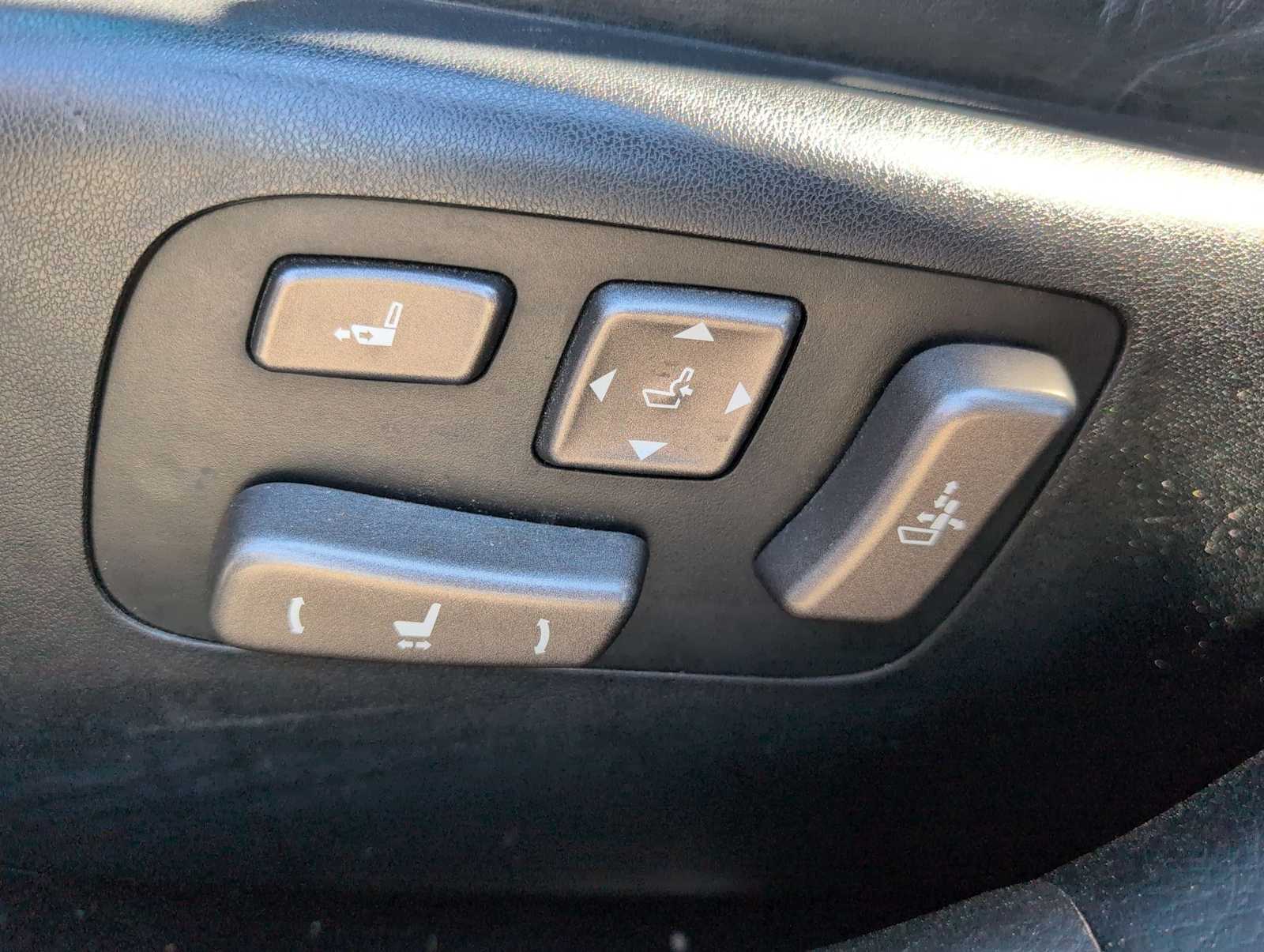 Thumbnail: 2012 Lexus LS - 16