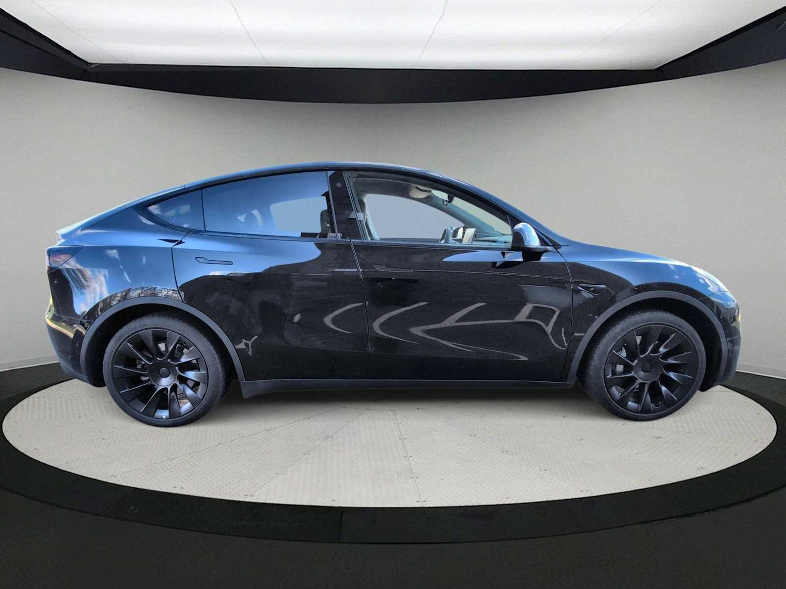 Thumbnail: 2021 Tesla Model Y - 9