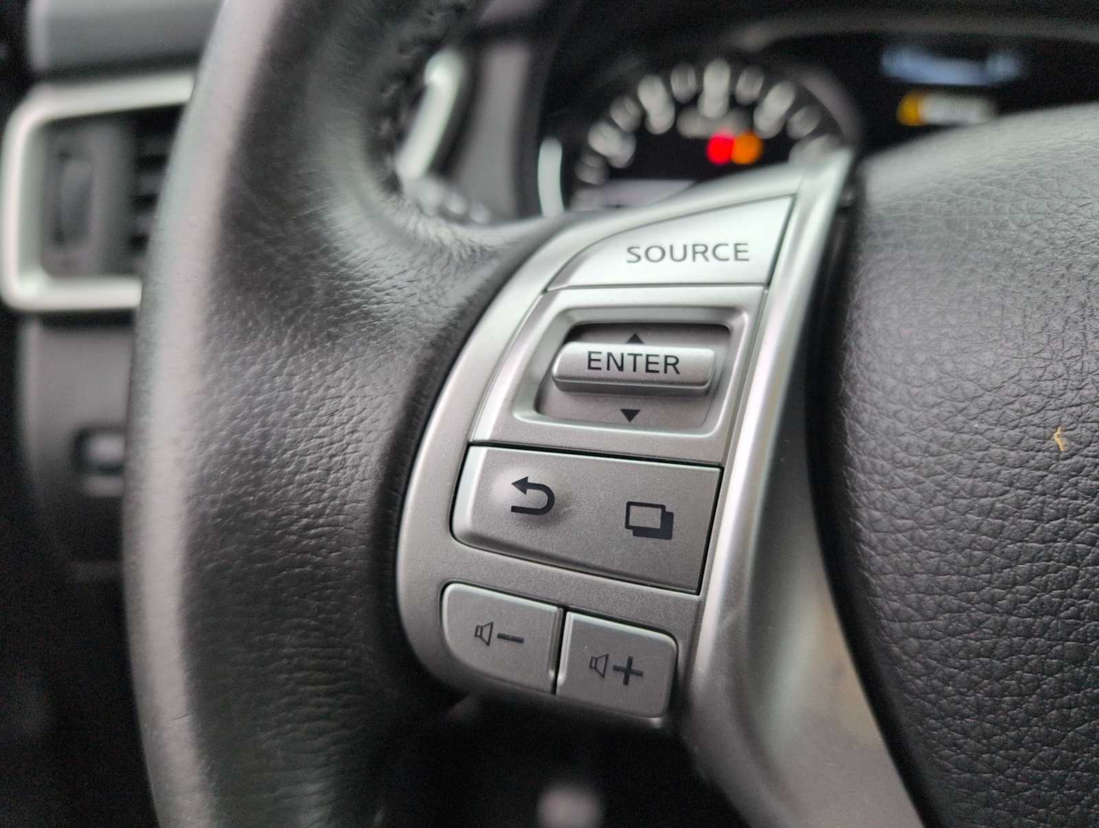 Thumbnail: 2015 Nissan Rogue - 24