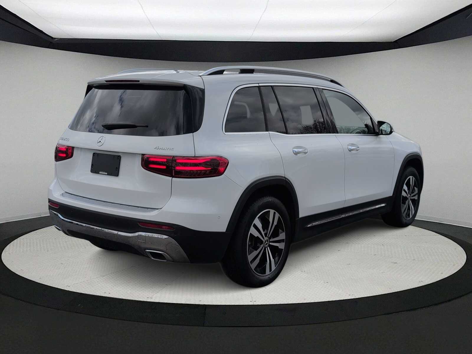 Thumbnail: 2024 Mercedes-Benz GLB - 8