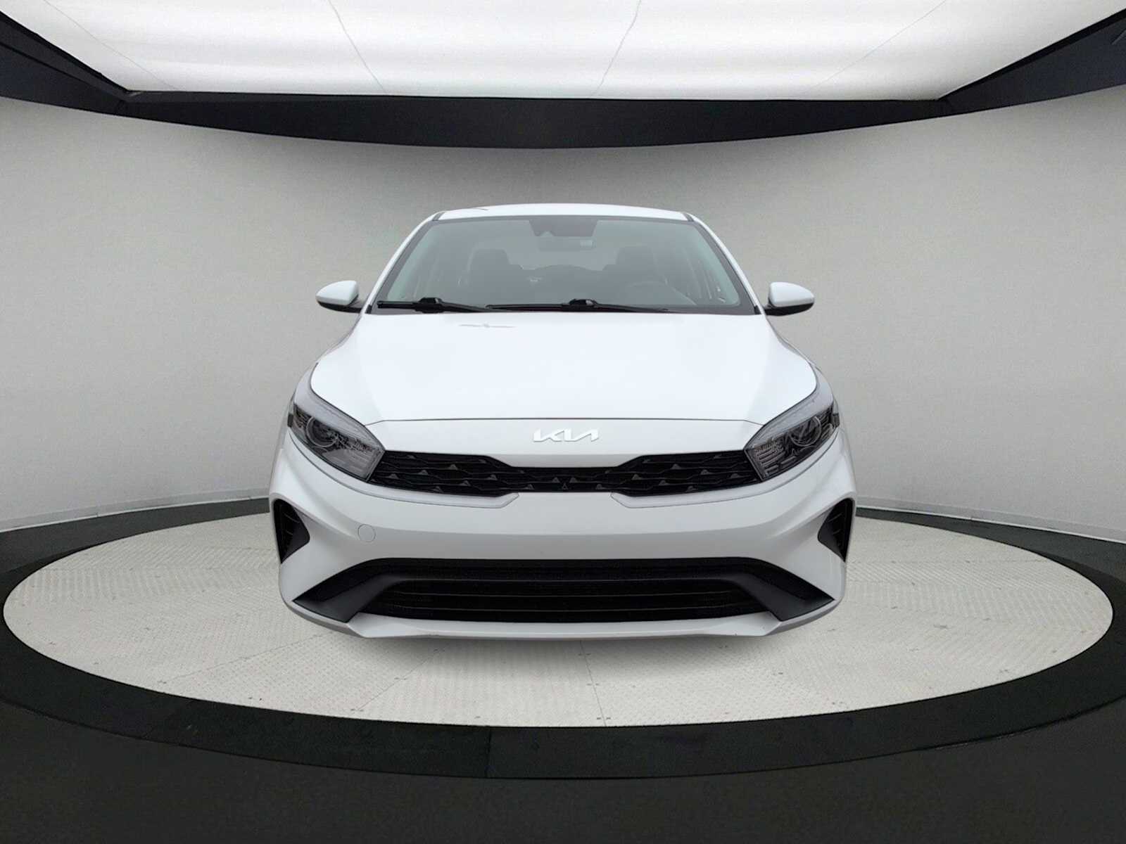 Thumbnail: 2024 Kia Forte - 3