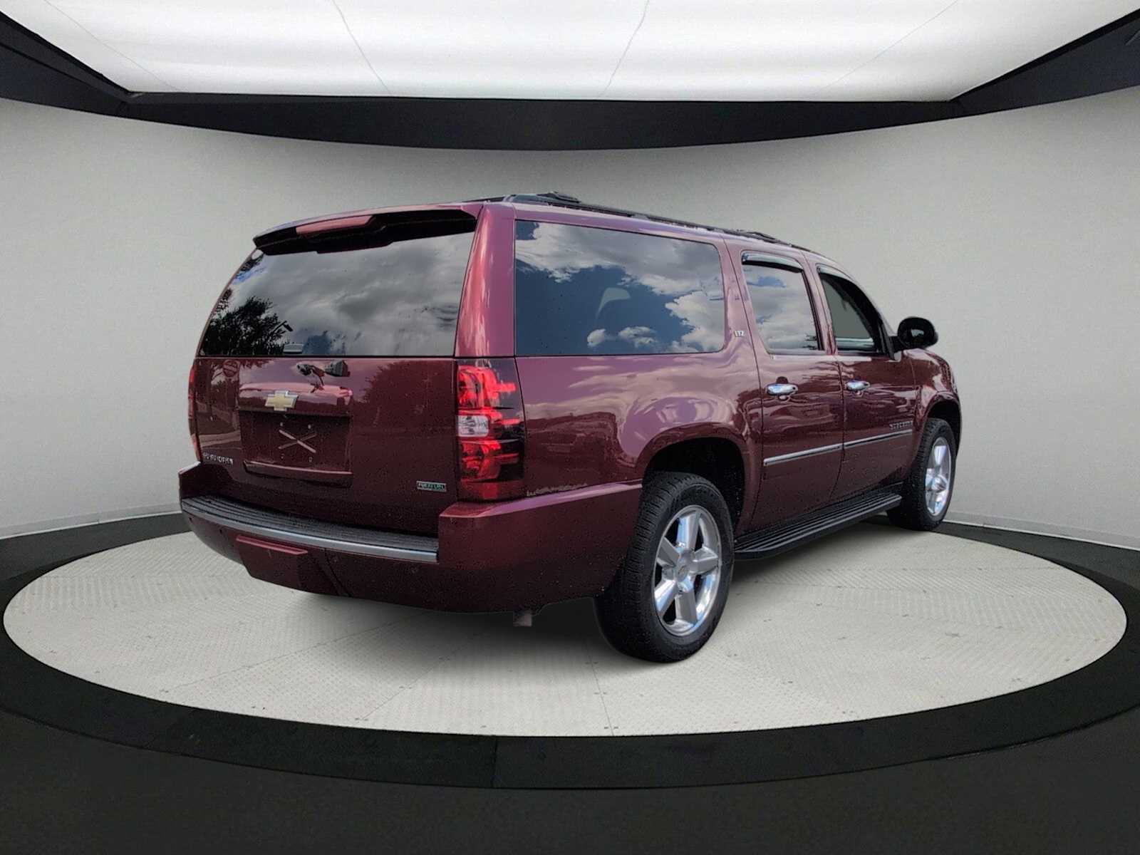 Thumbnail: 2011 Chevrolet Suburban - 8