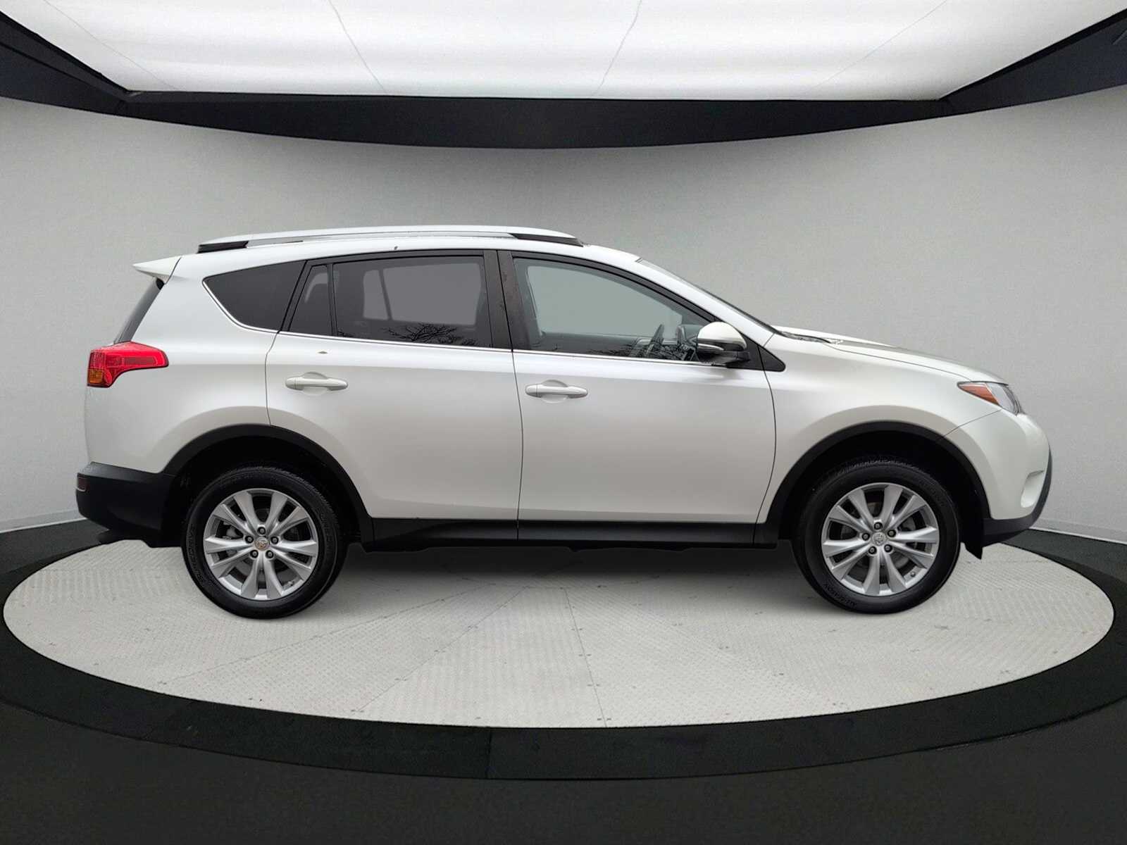 Thumbnail: 2014 Toyota RAV4 - 9