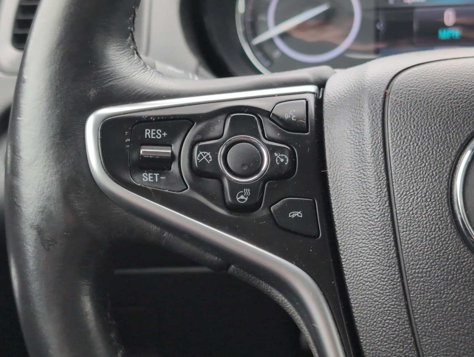 Thumbnail: 2014 Buick Regal - 21