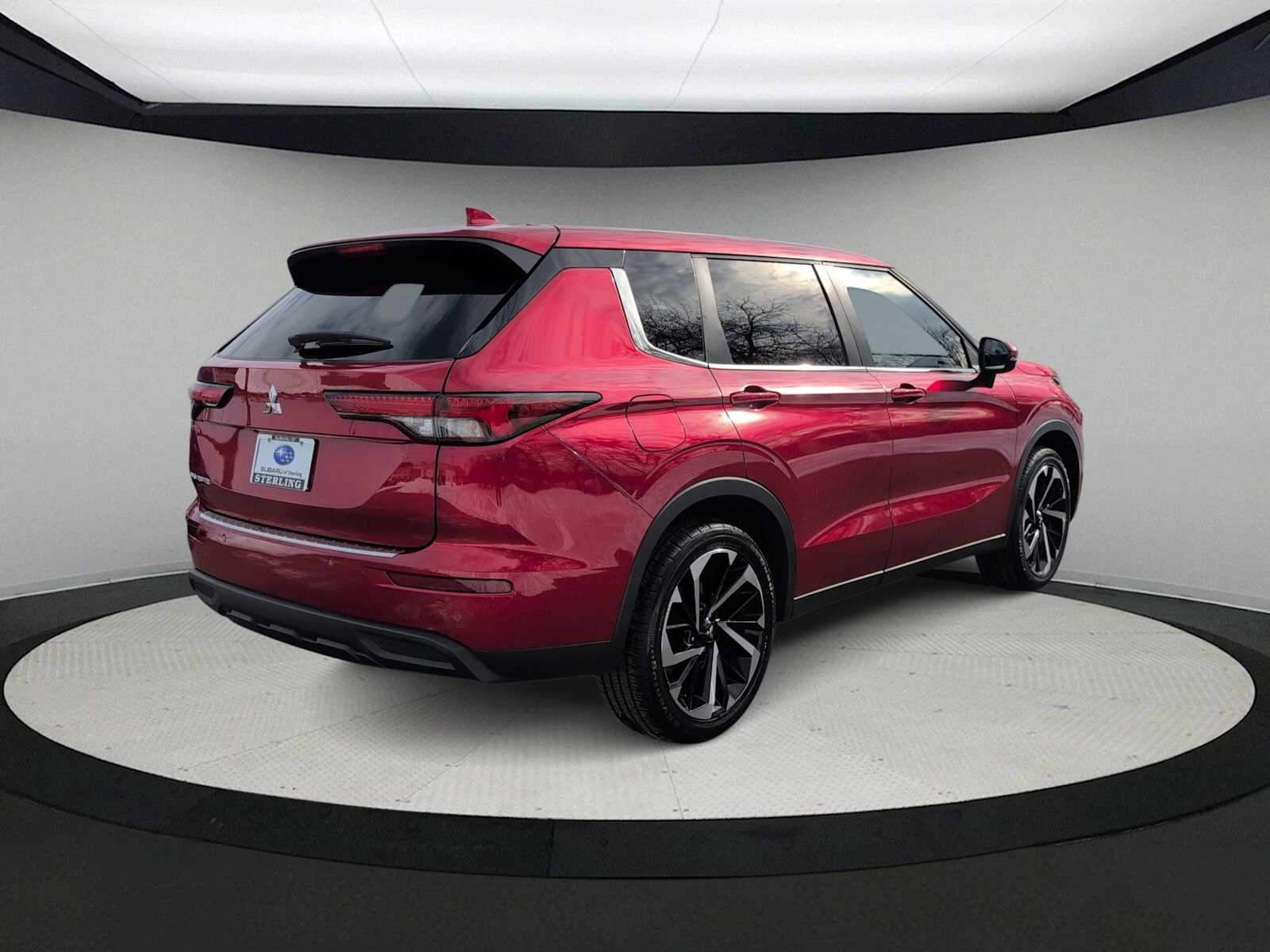 Thumbnail: 2022 Mitsubishi Outlander - 8