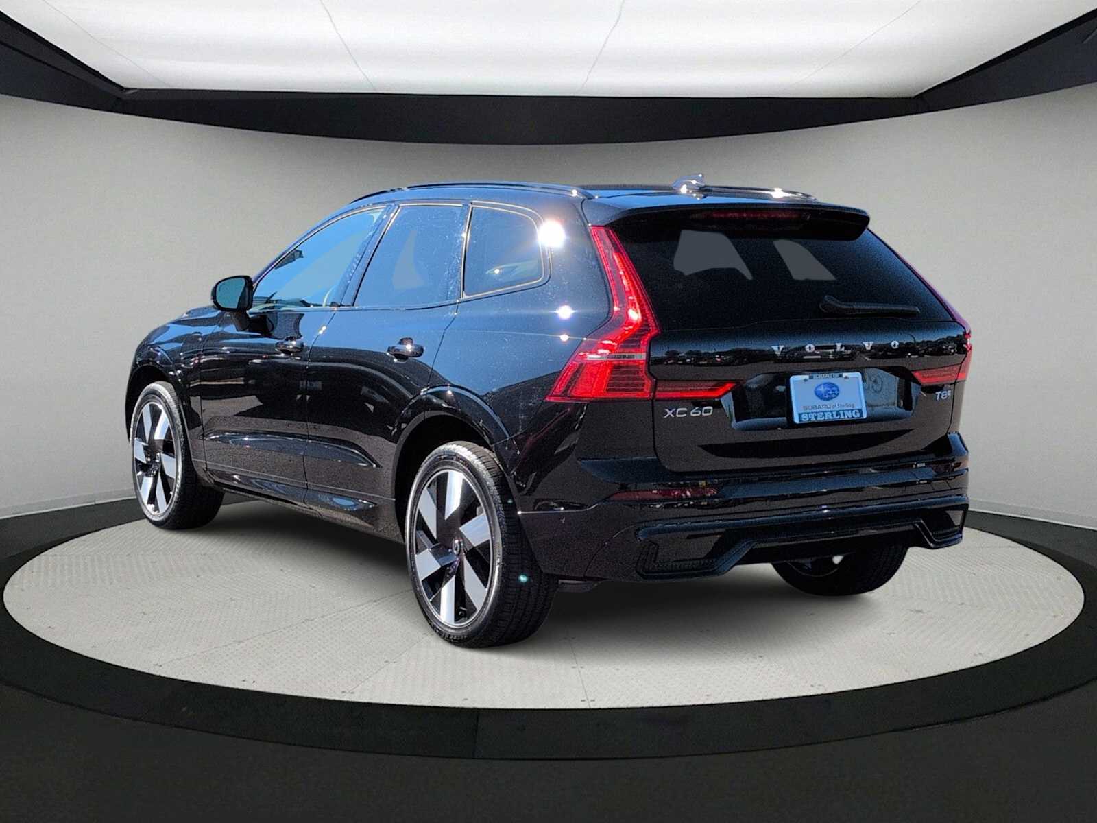 Thumbnail: 2025 Volvo XC60 - 6