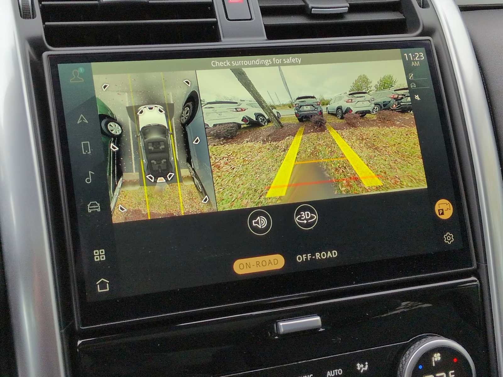 Thumbnail: 2024 Land Rover Discovery - 30