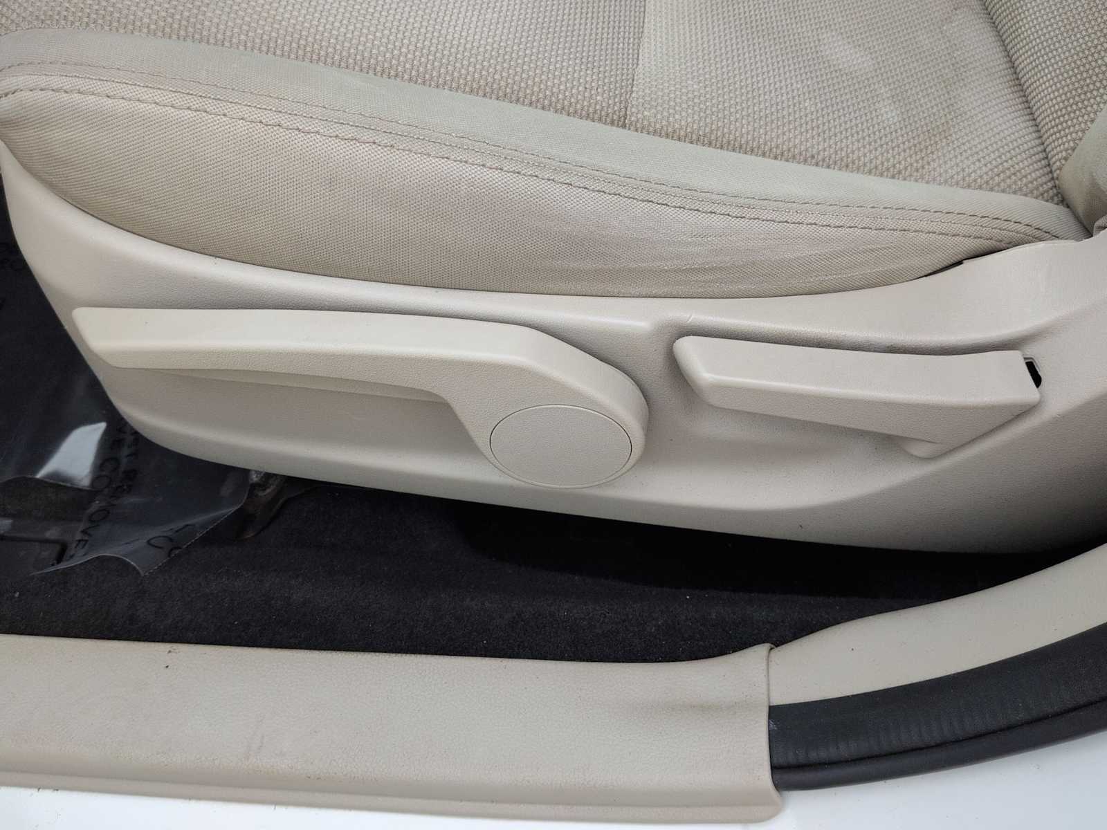 Thumbnail: 2014 Subaru XV Crosstrek - 18