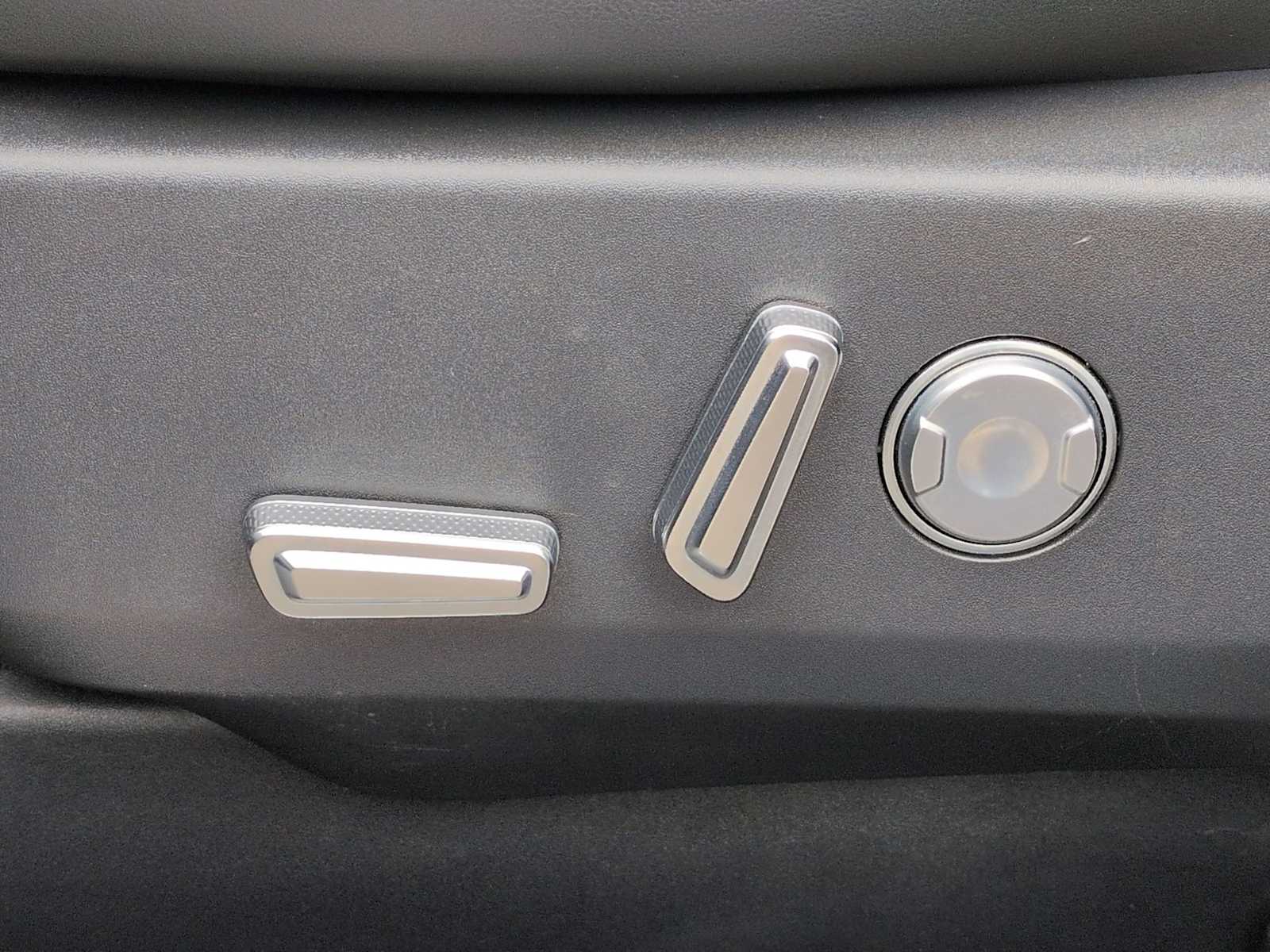 Thumbnail: 2024 Lincoln Nautilus - 17