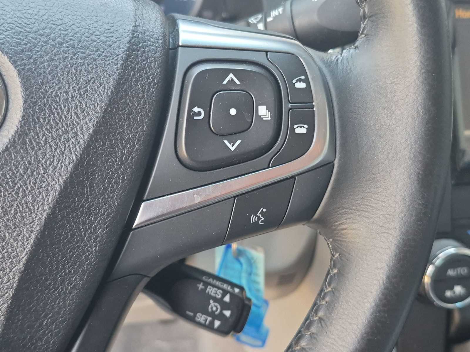 2016 Toyota Camry XLE - Photo 24