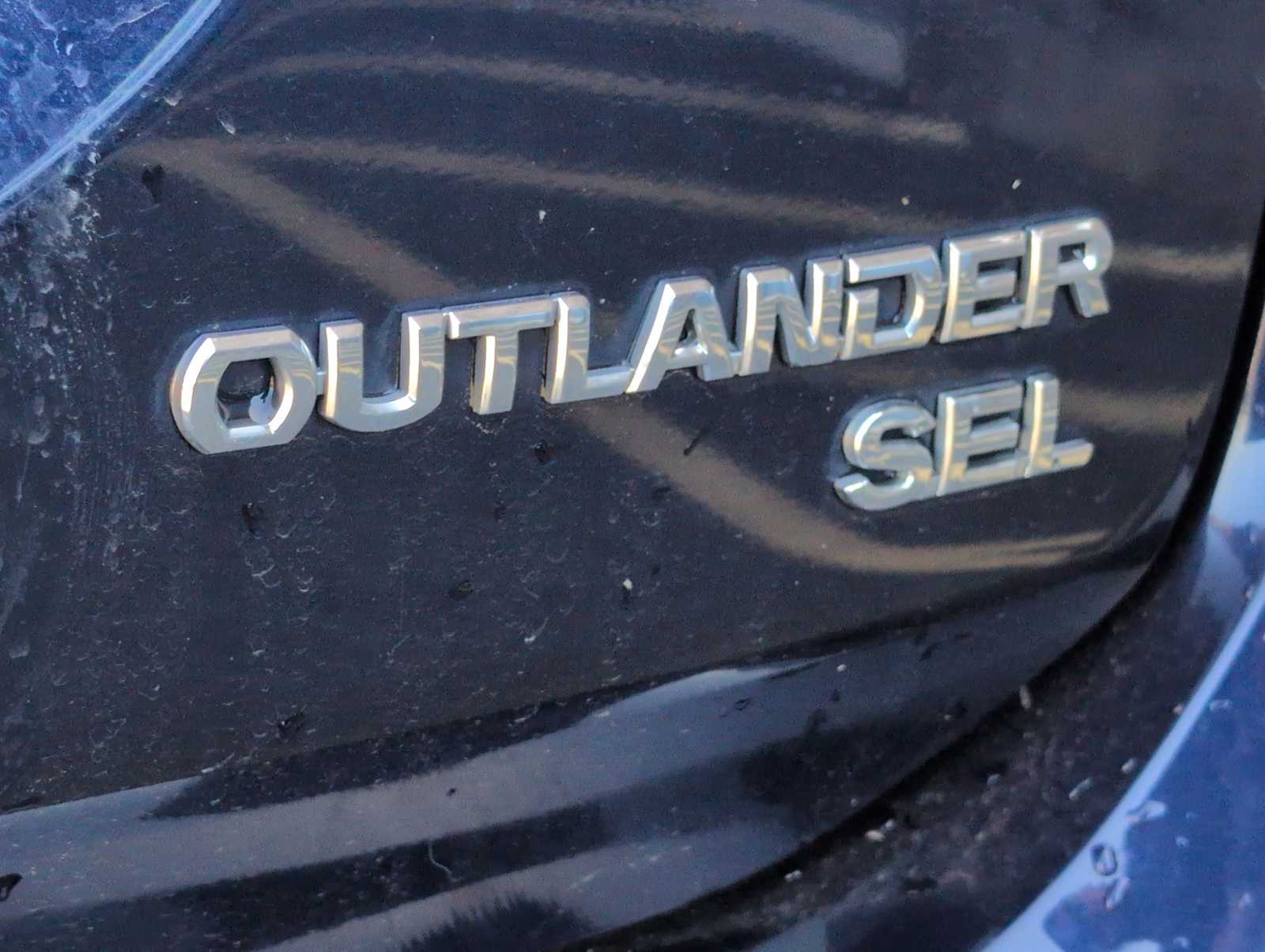 Thumbnail: 2016 Mitsubishi Outlander - 13