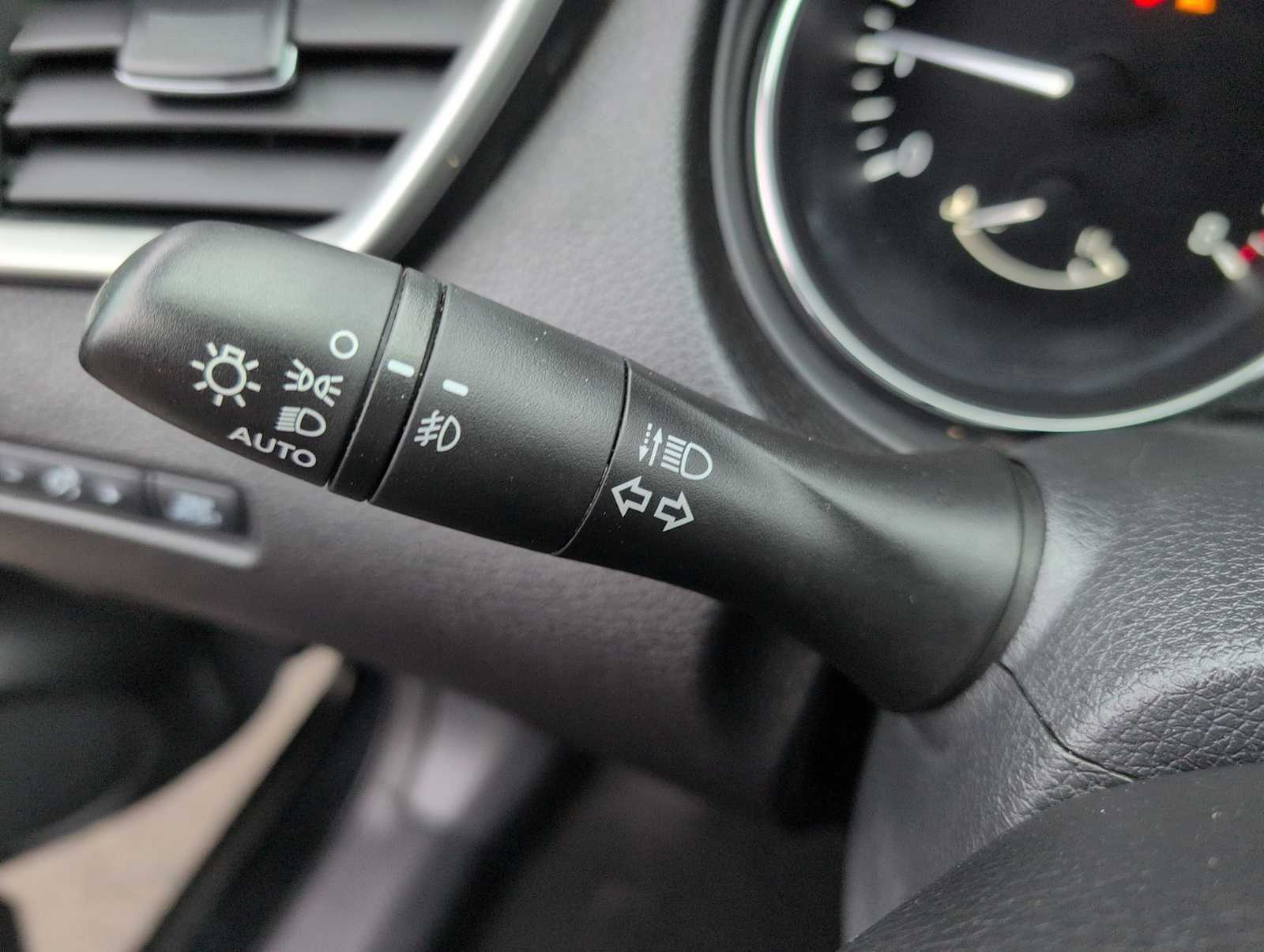 Thumbnail: 2015 Nissan Rogue - 27