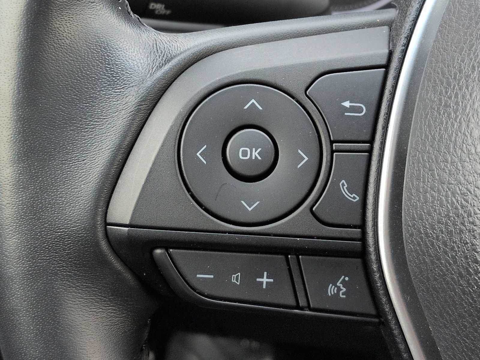 Thumbnail: 2022 Toyota Venza - 23