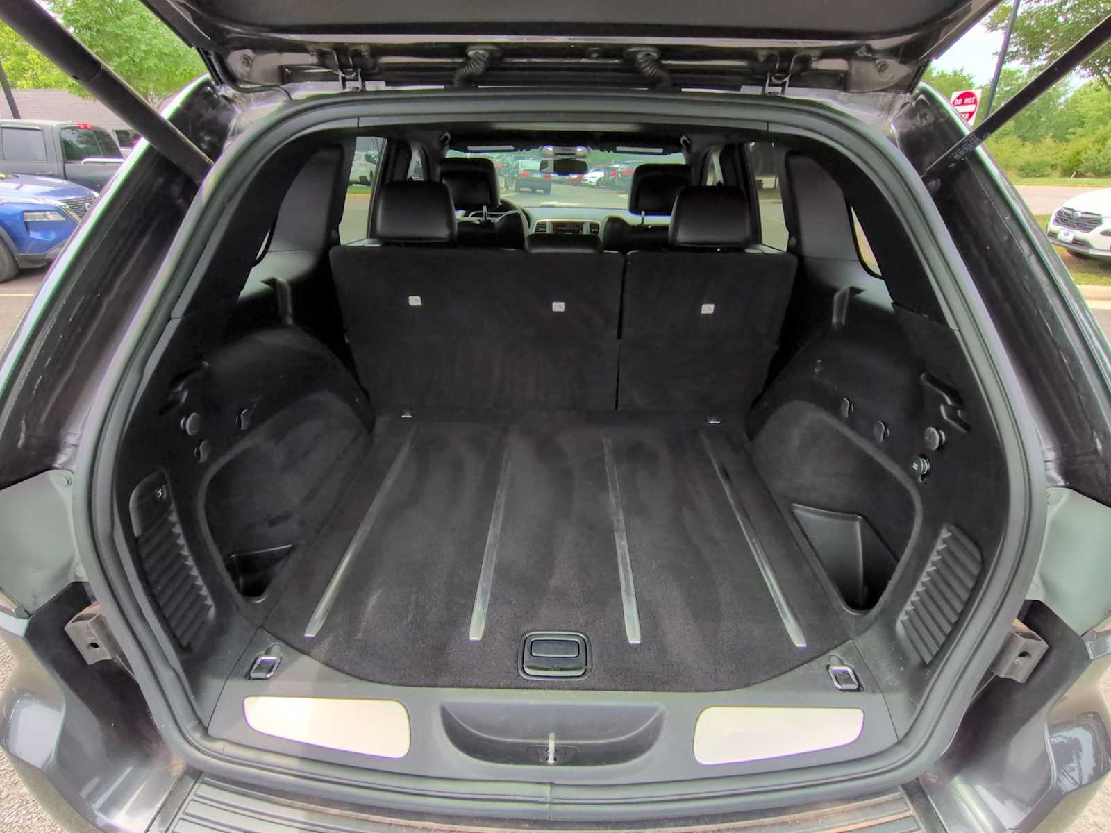 Thumbnail: 2015 Jeep Grand Cherokee - 34