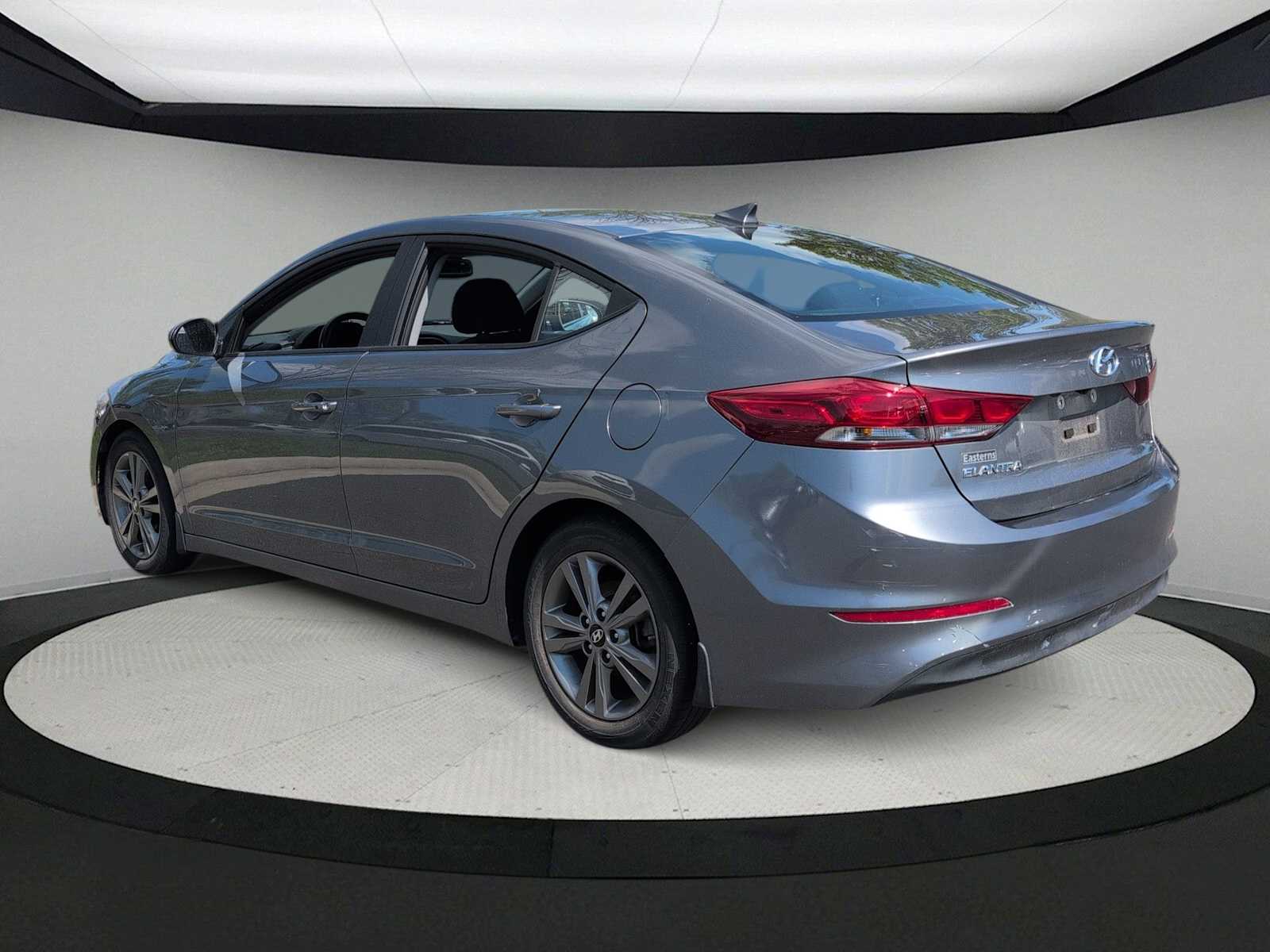 Thumbnail: 2018 Hyundai Elantra - 6