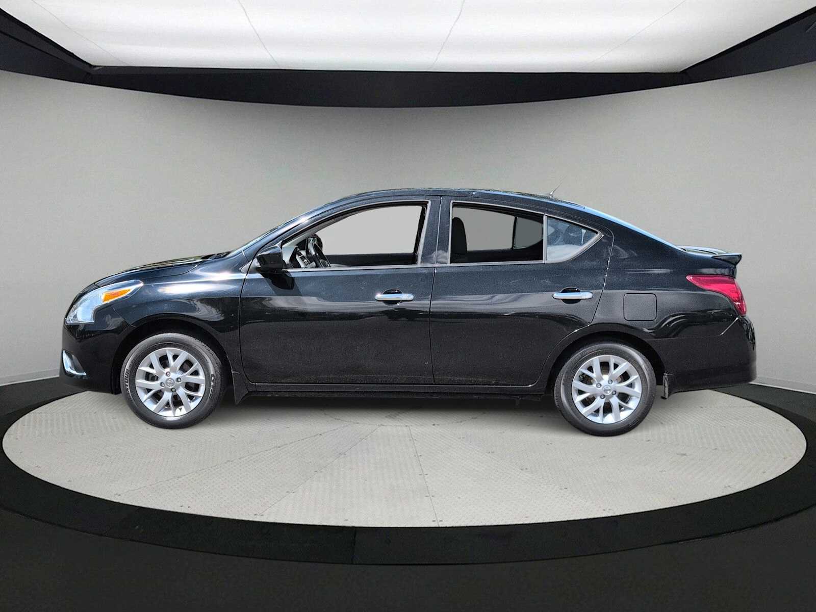 Thumbnail: 2017 Nissan Versa - 5