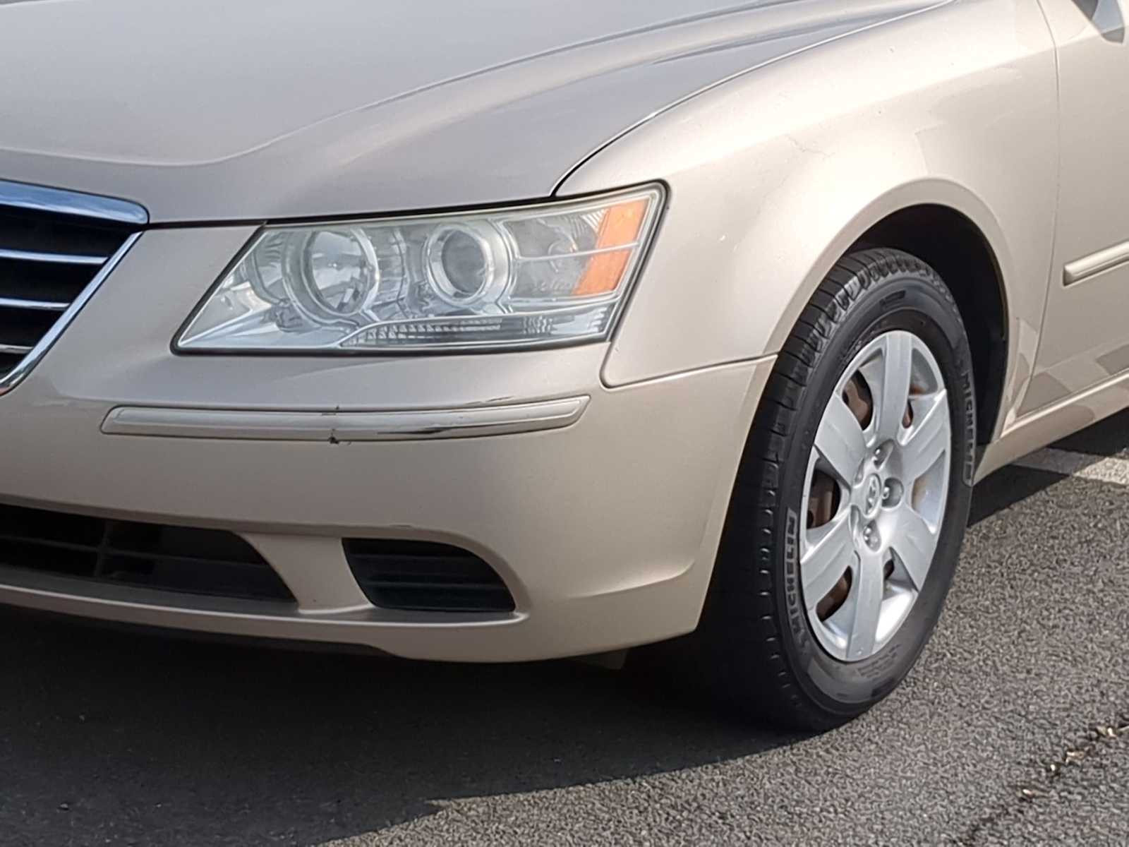Thumbnail: 2010 Hyundai Sonata - 11