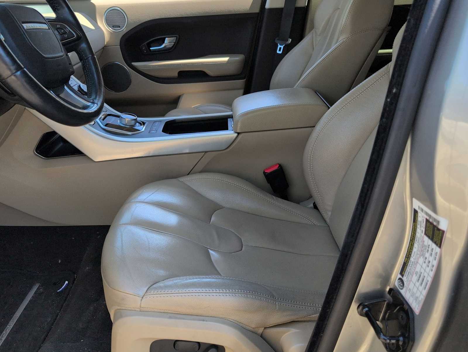 Thumbnail: 2013 Land Rover Range Rover Evoque - 16