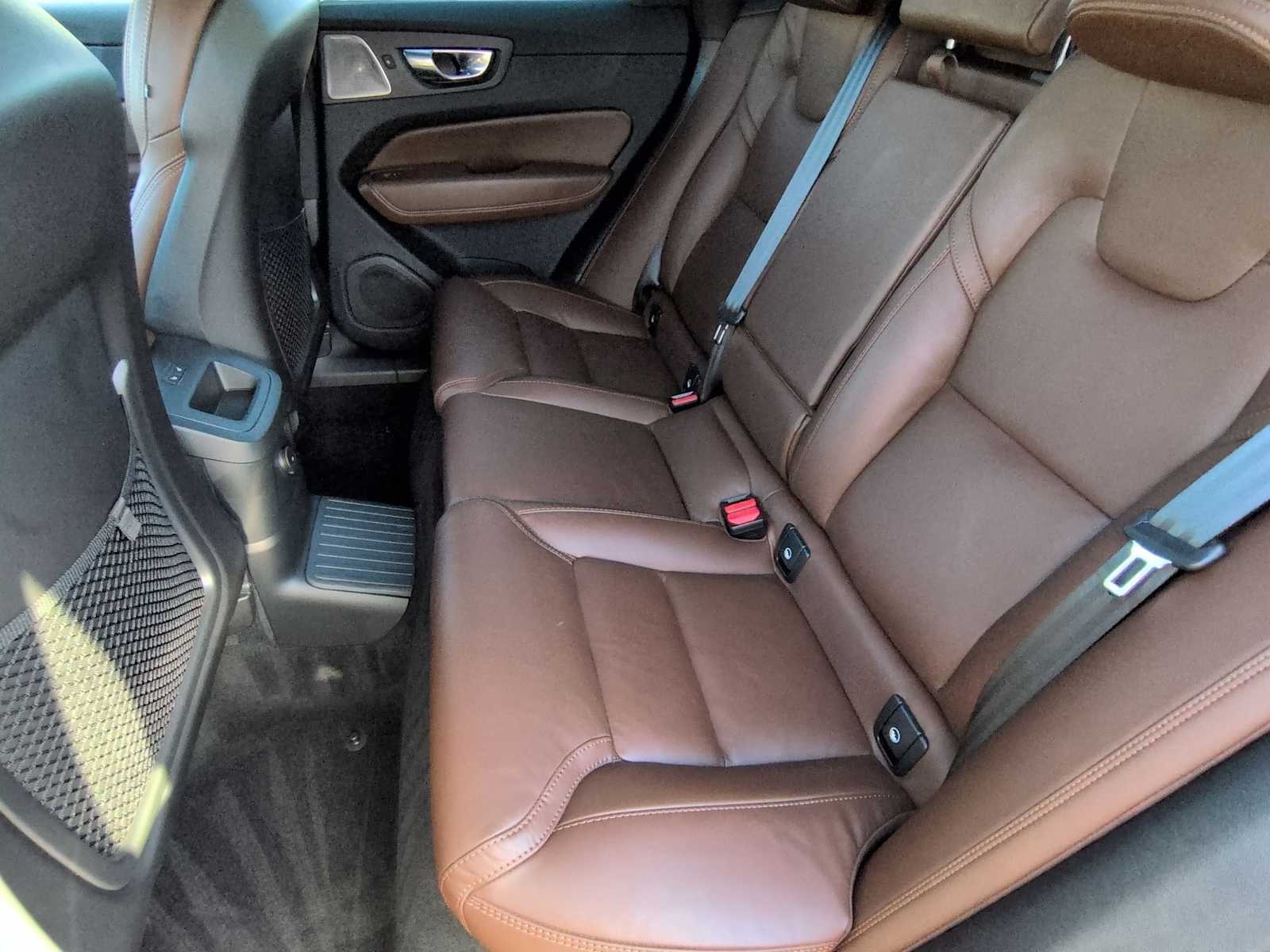 Thumbnail: 2025 Volvo XC60 - 20