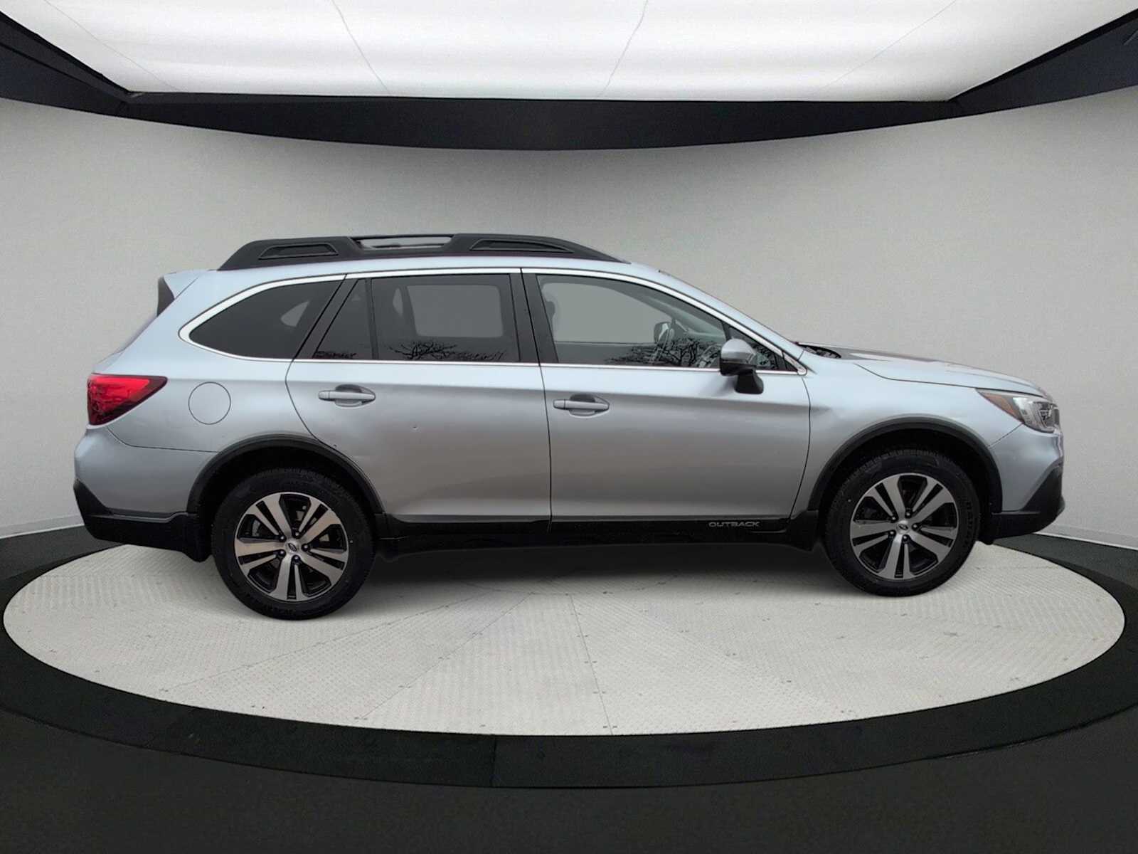 Thumbnail: 2018 Subaru Outback - 9