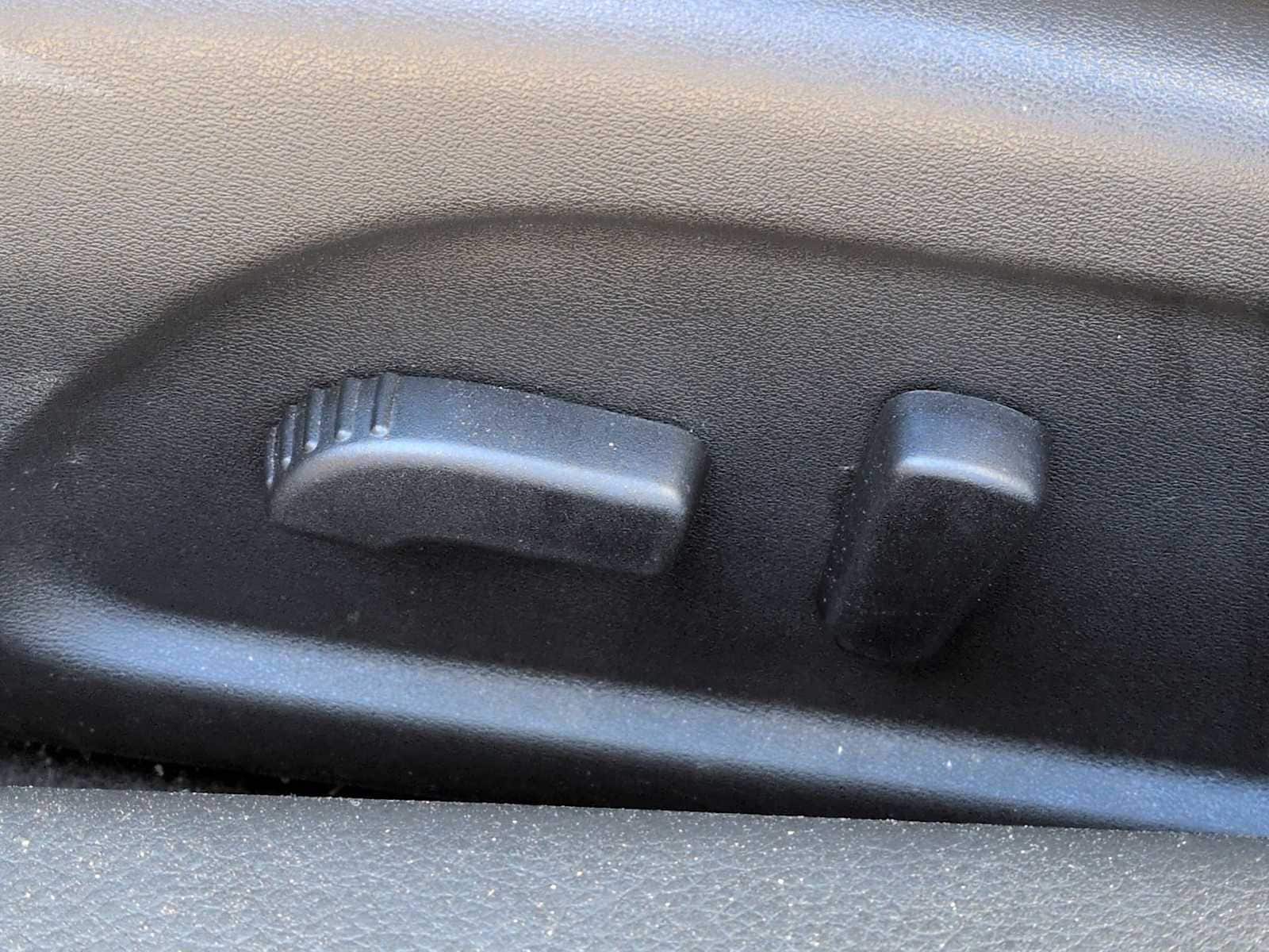 Thumbnail: 2016 Nissan Altima - 18