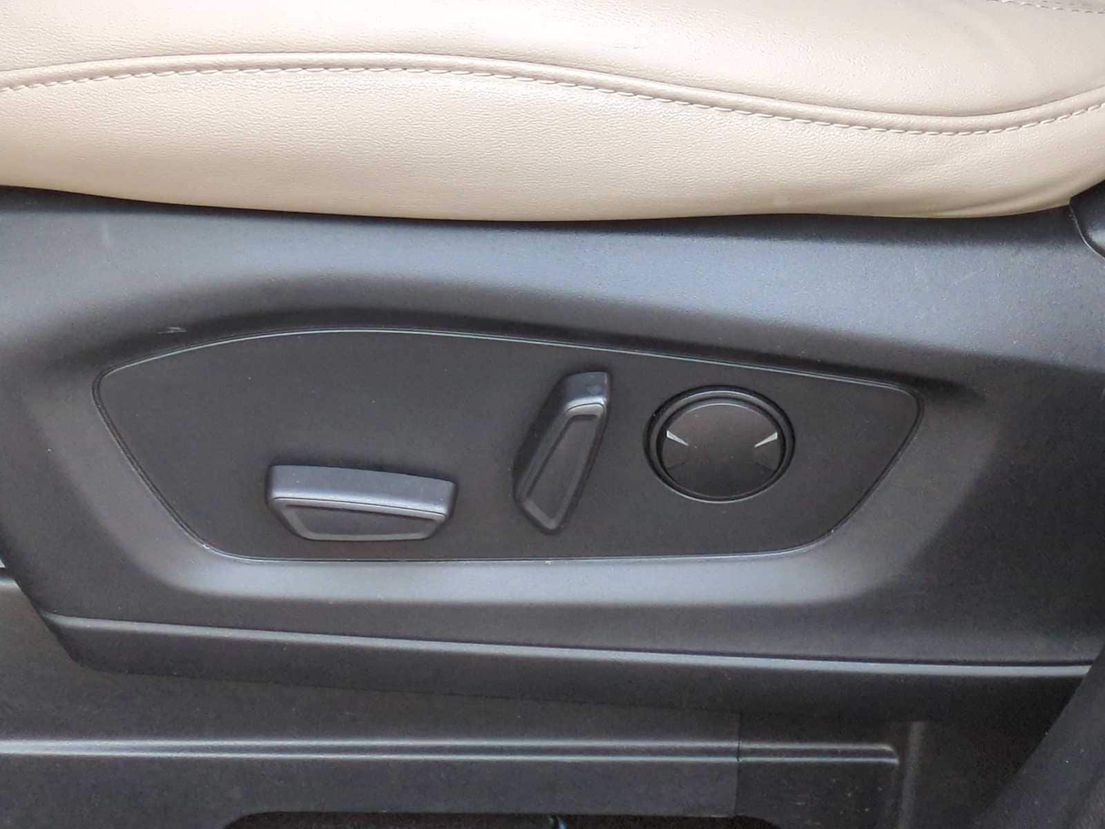 Thumbnail: 2023 Ford Explorer - 18