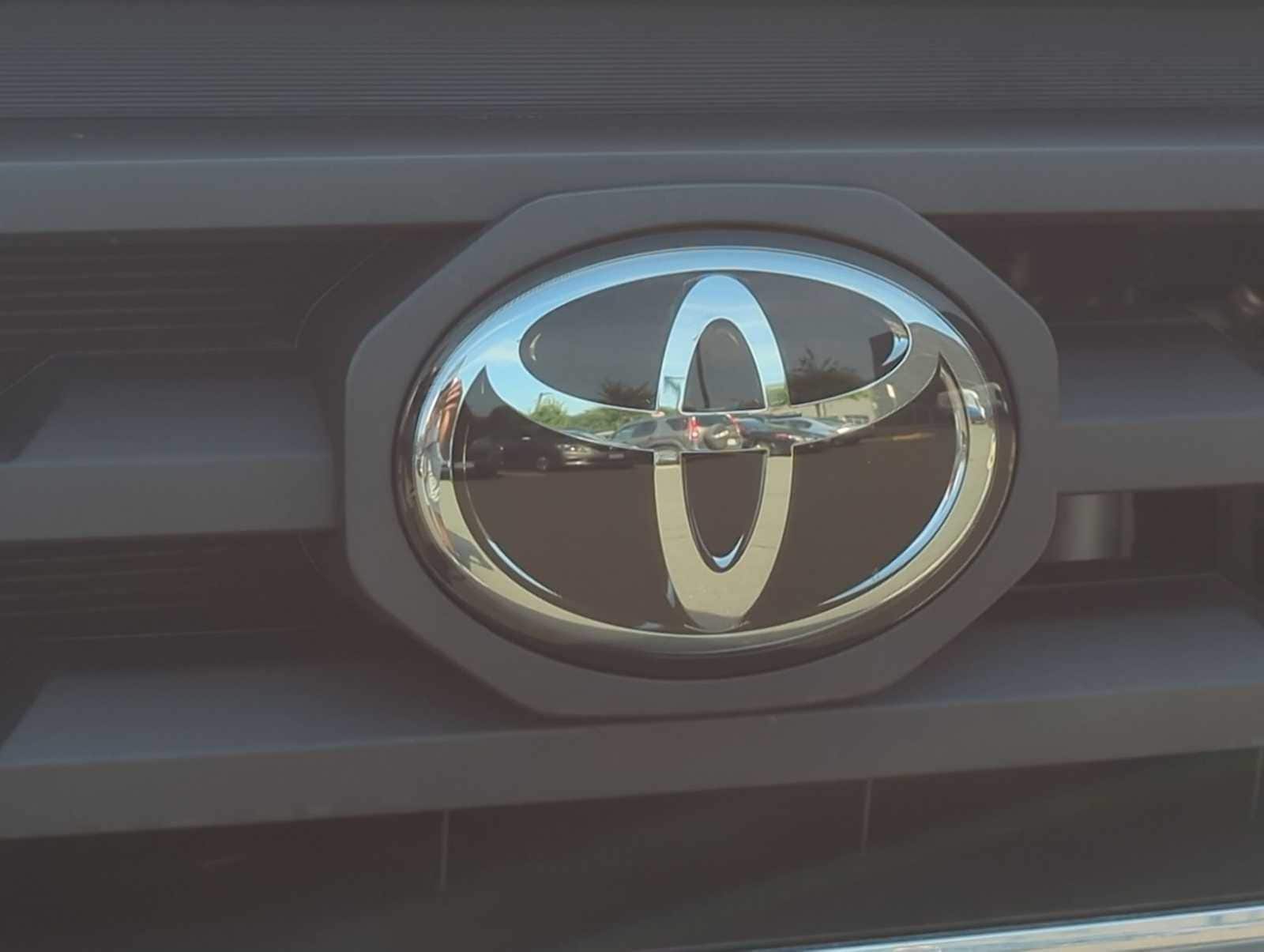 Thumbnail: 2022 Toyota Tacoma - 12