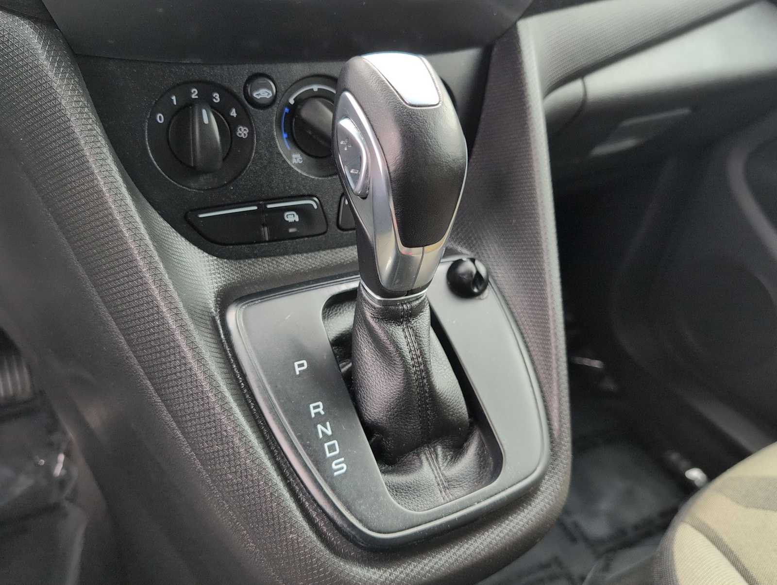 Thumbnail: 2018 Ford Transit Series - 27