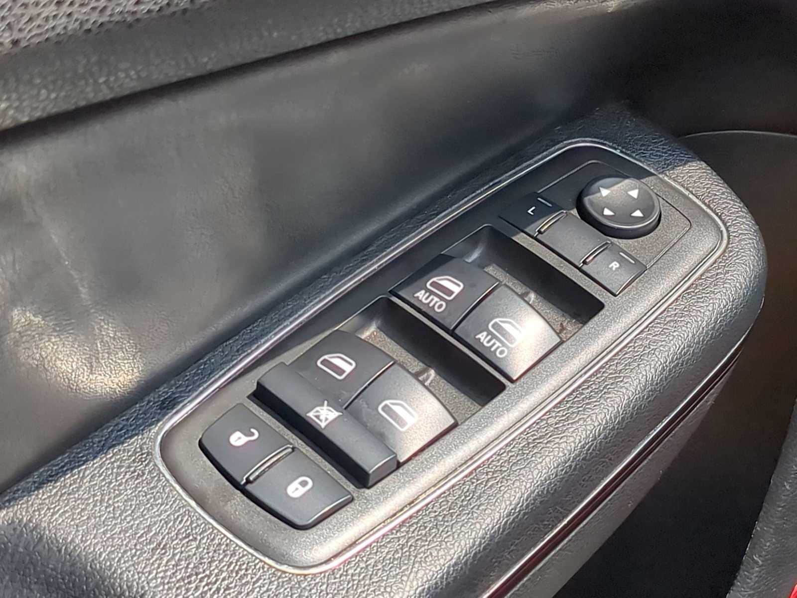 Thumbnail: 2014 Chrysler 300 - 18