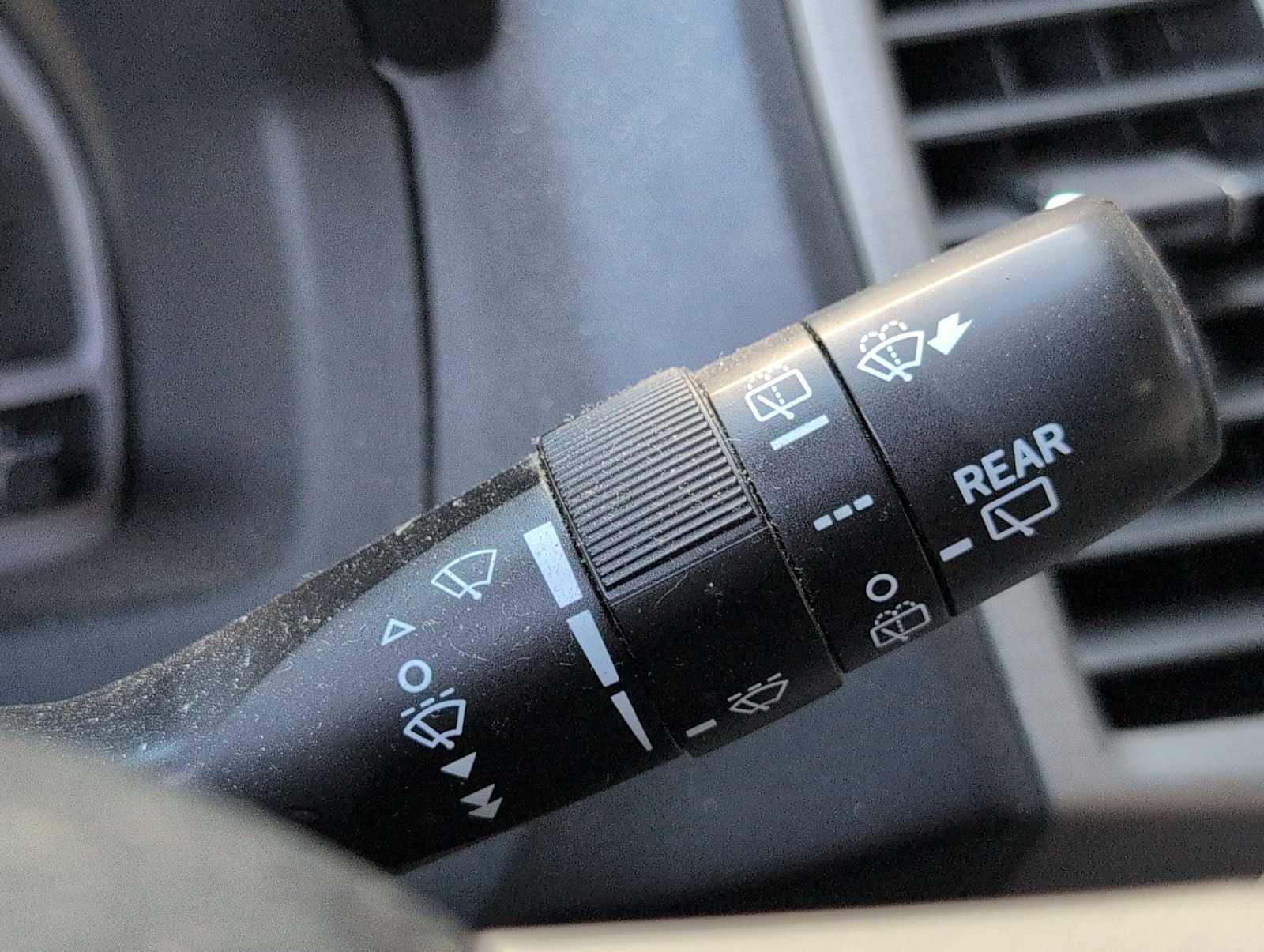 Thumbnail: 2011 Toyota Venza - 25