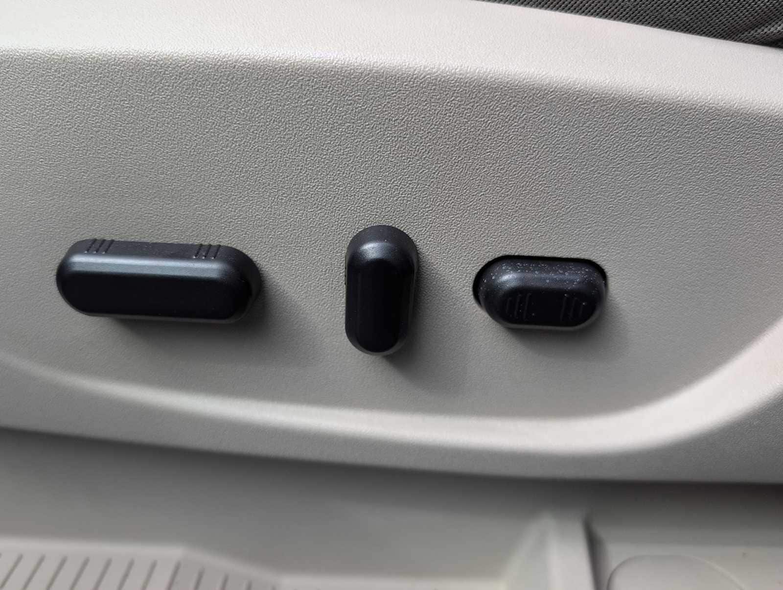 Thumbnail: 2014 Ford Escape - 17