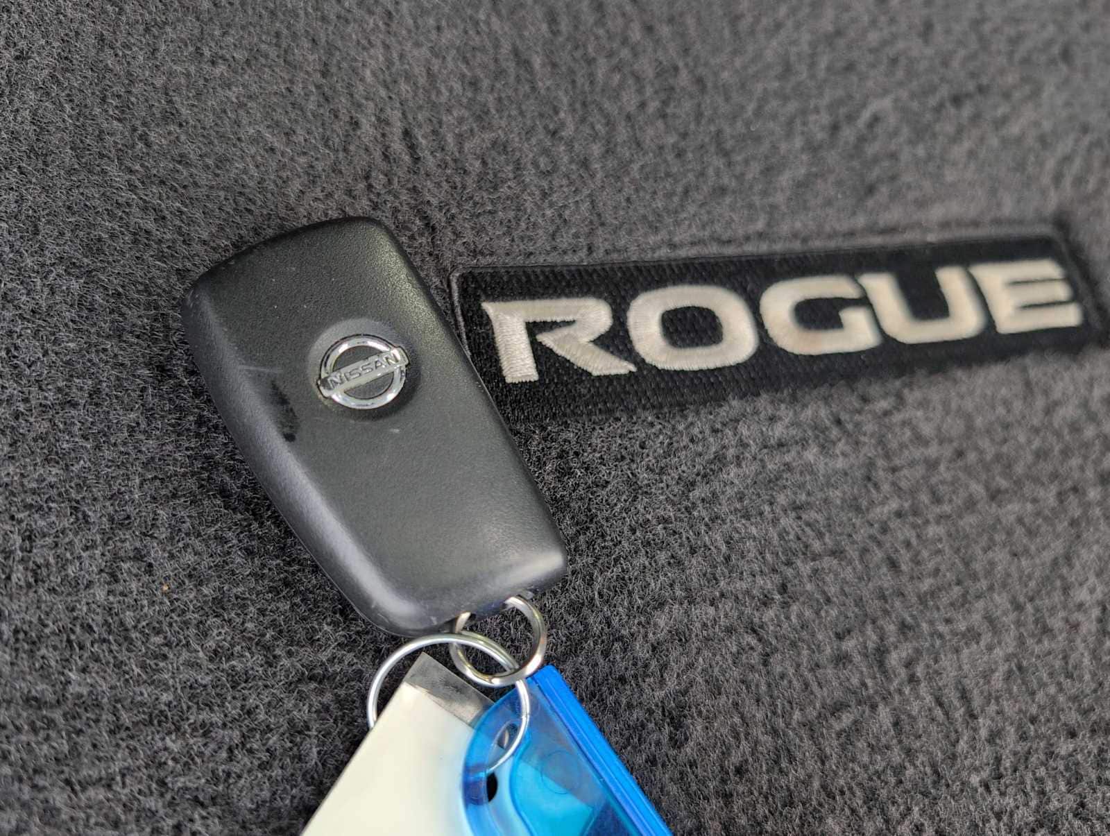 Thumbnail: 2014 Nissan Rogue - 31