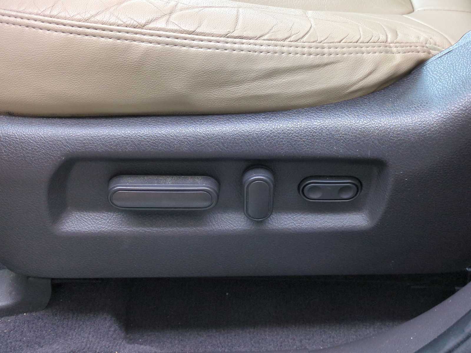 2011 Hyundai Santa Fe Limited 10