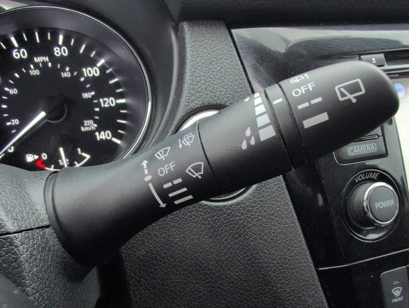 Thumbnail: 2015 Nissan Rogue - 26