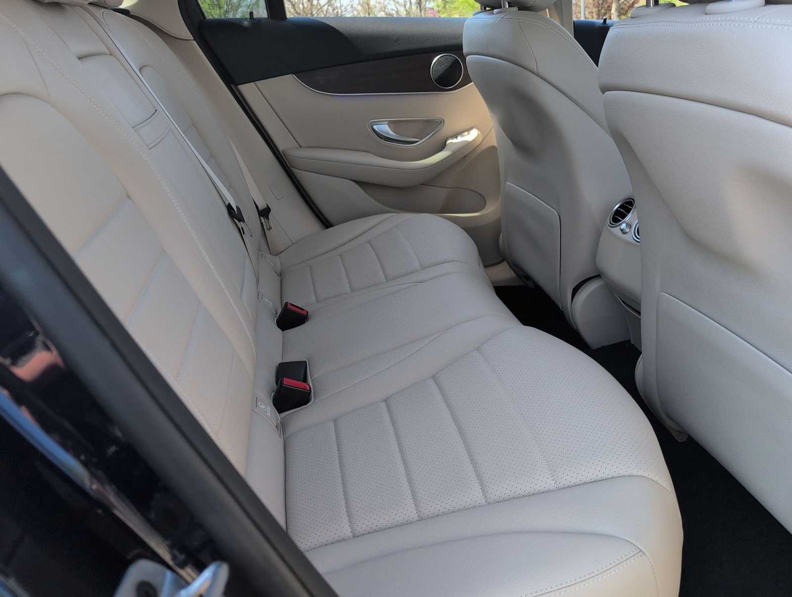 Thumbnail: 2022 Mercedes-Benz GLC - 20