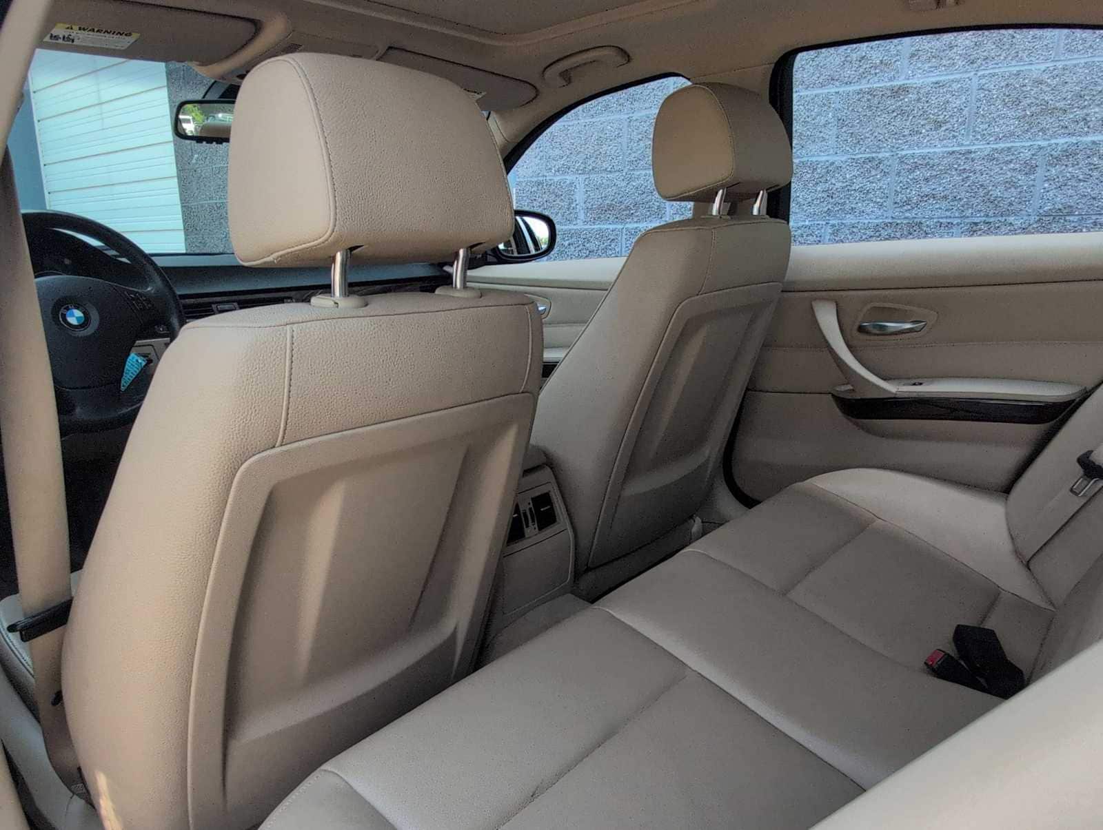 Thumbnail: 2010 BMW 3 Series - 18
