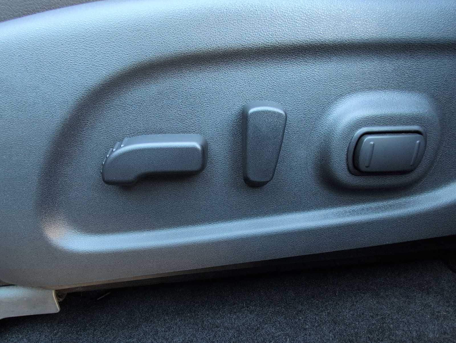 Thumbnail: 2019 Nissan Pathfinder - 18