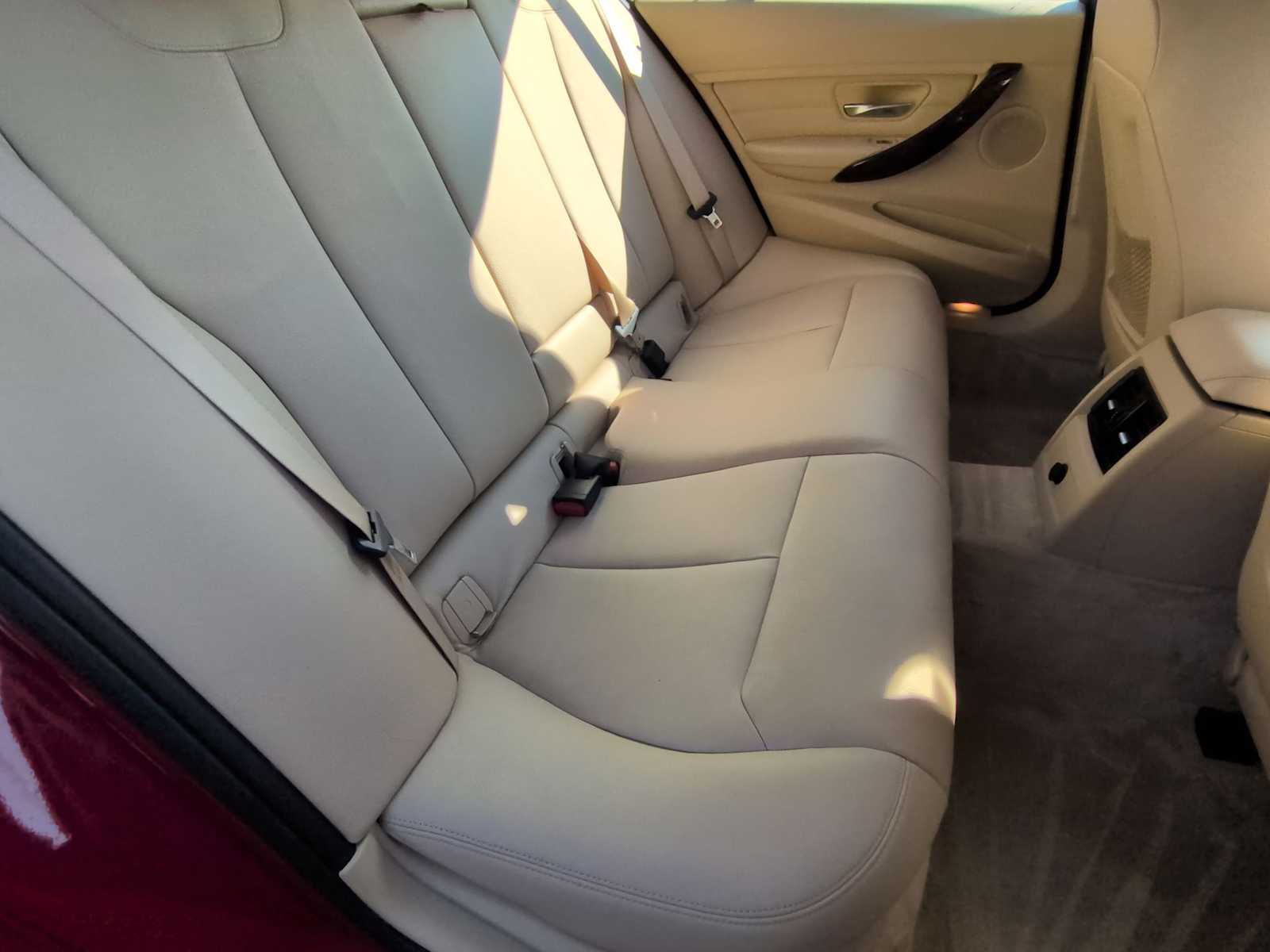 Thumbnail: 2014 BMW 3 Series - 21