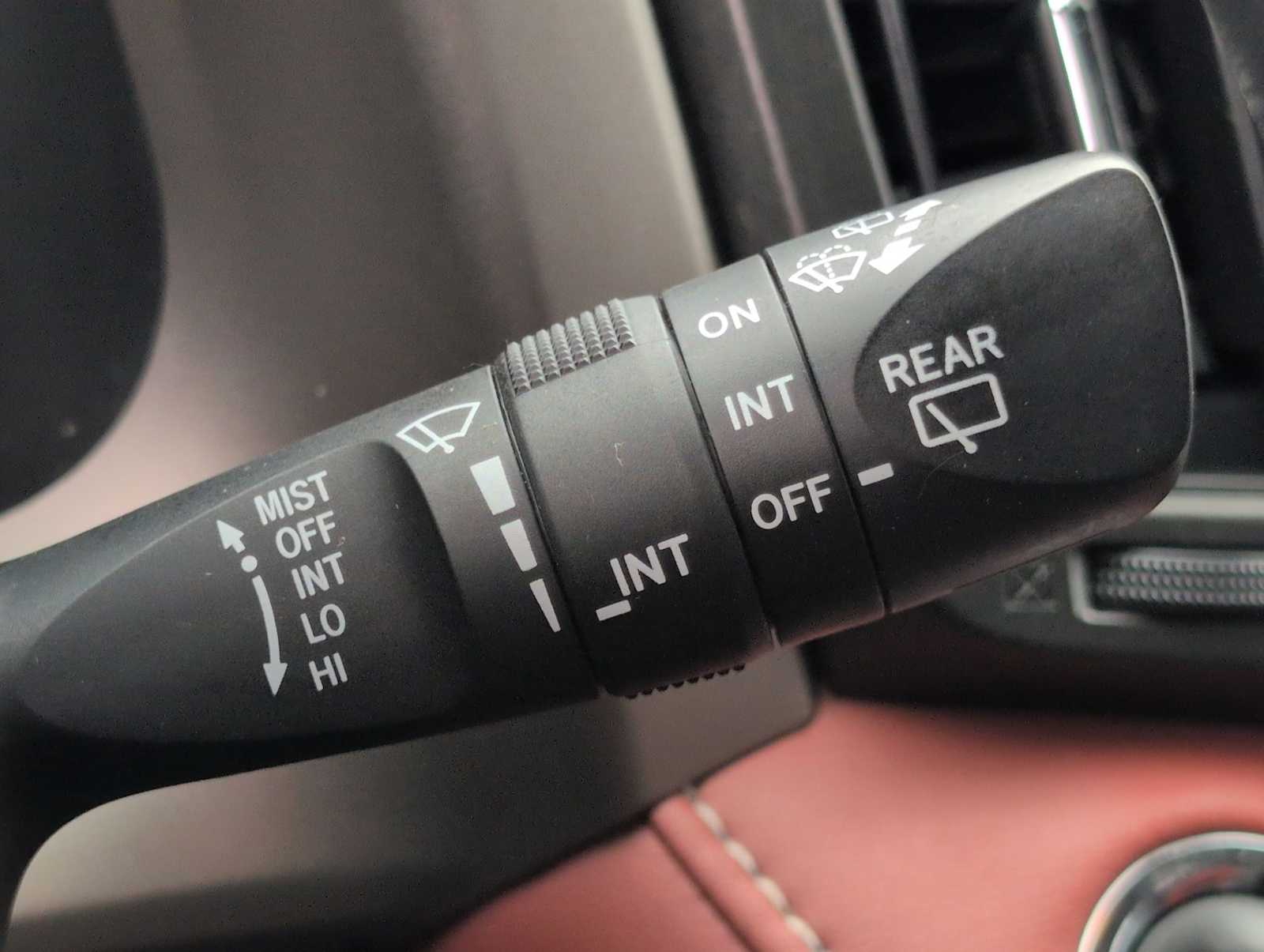 Thumbnail: 2014 Toyota RAV4 - 25