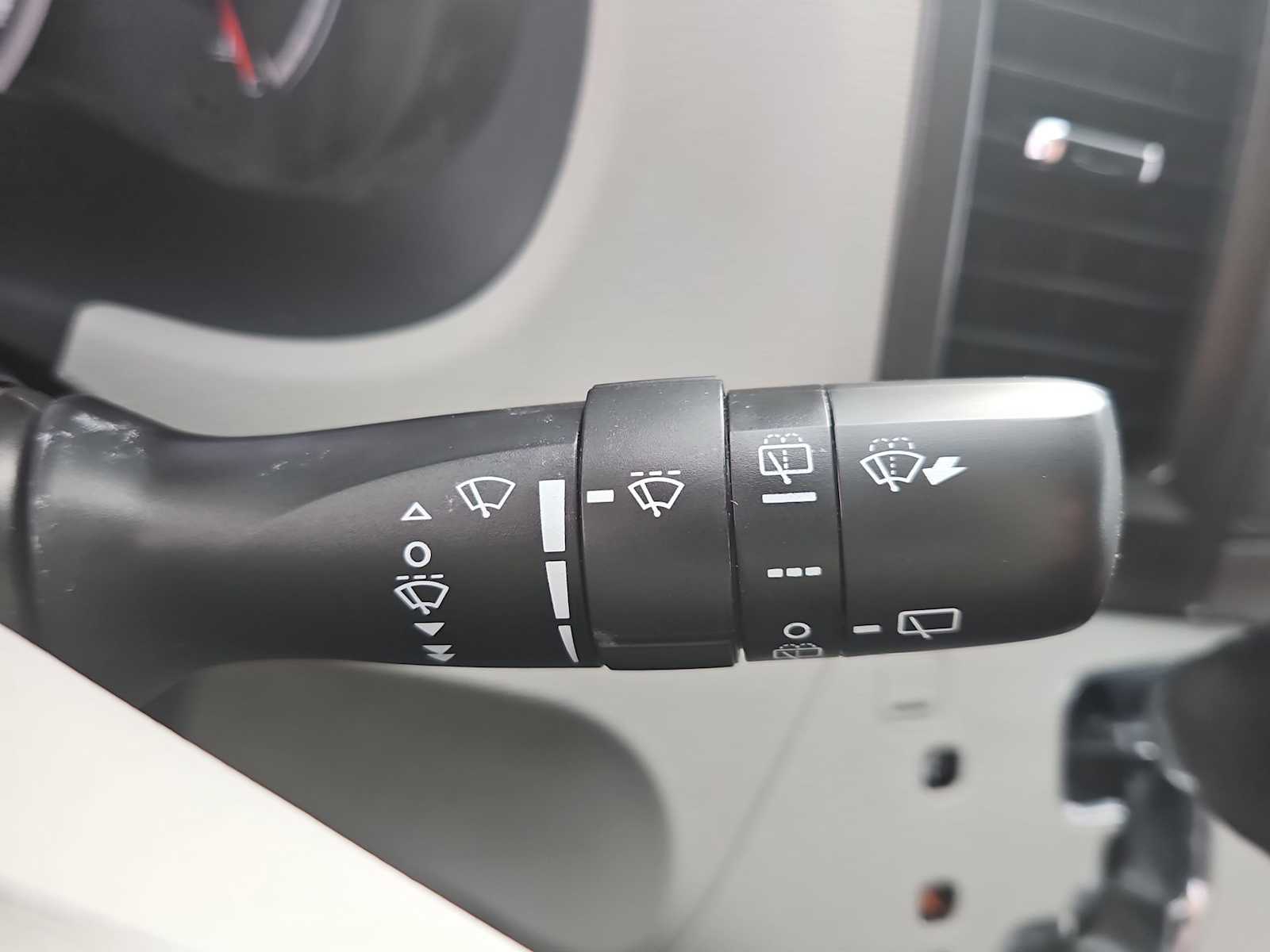 Thumbnail: 2011 Toyota Sienna - 24