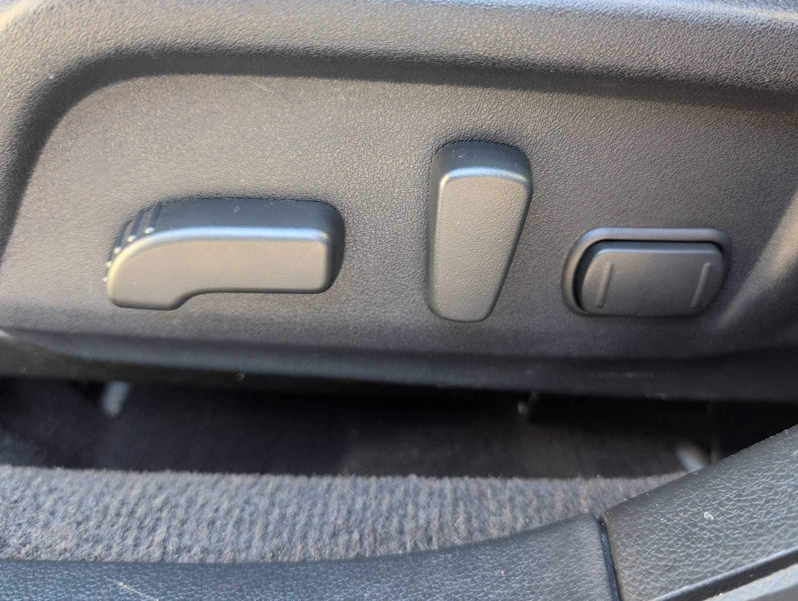 Thumbnail: 2018 Subaru Outback - 17