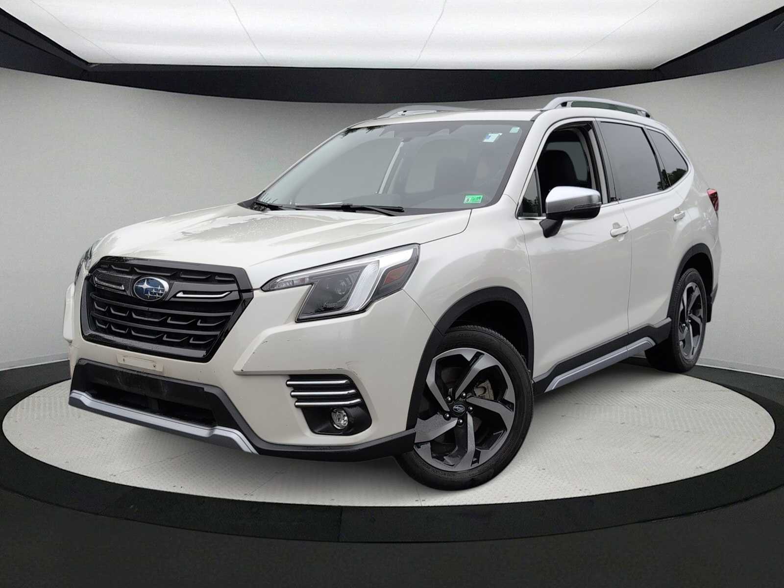 2023 Subaru Forester Touring's photo